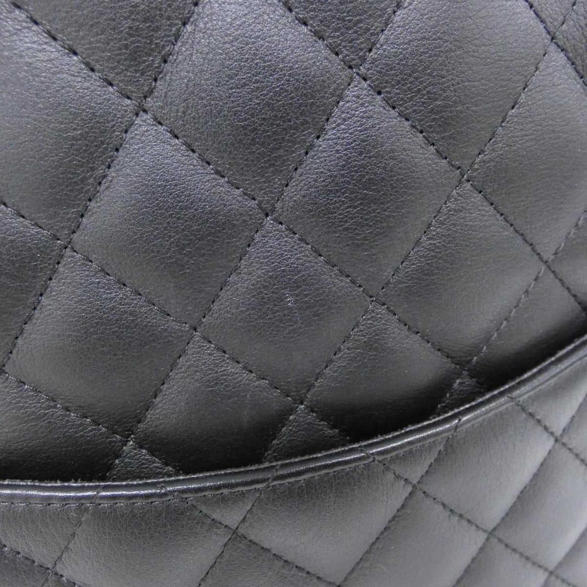 Chanel Black Leather Handbag (Pre-Owned)