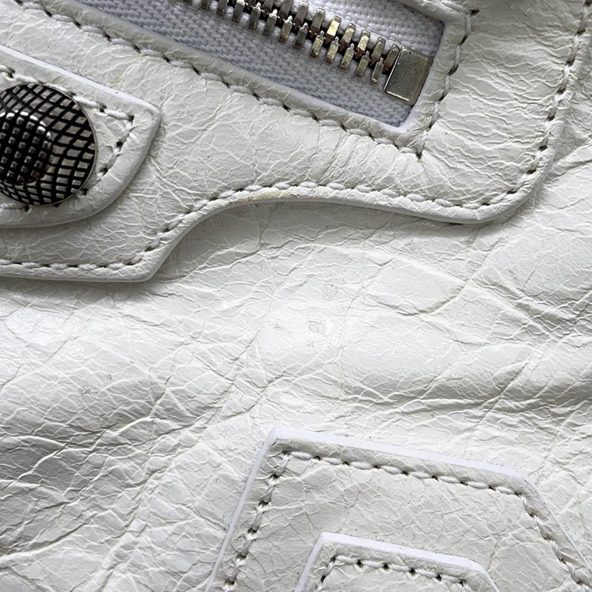 Balenciaga White Leather Handbag (Pre-Owned)