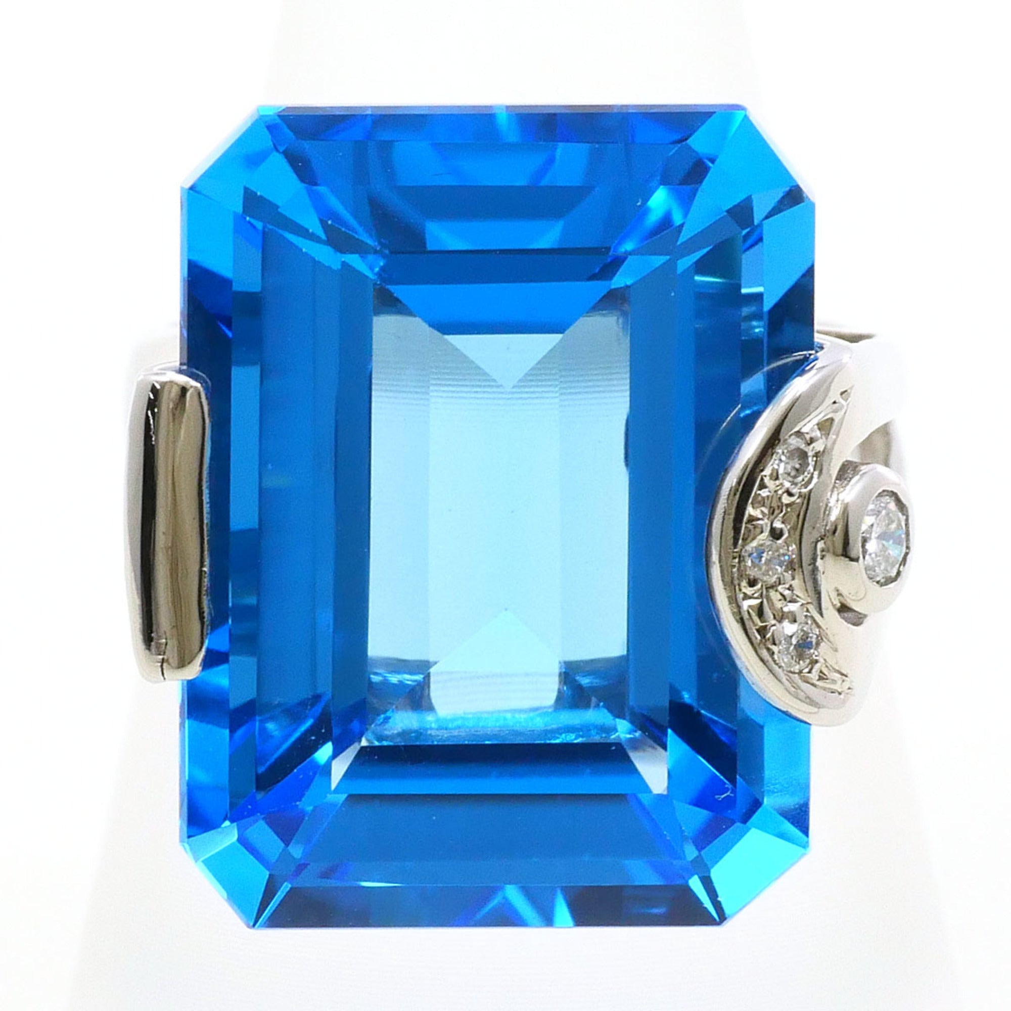 Unbranded Blue White Gold White Gold (18K) Band Ring (Pre-Owned)