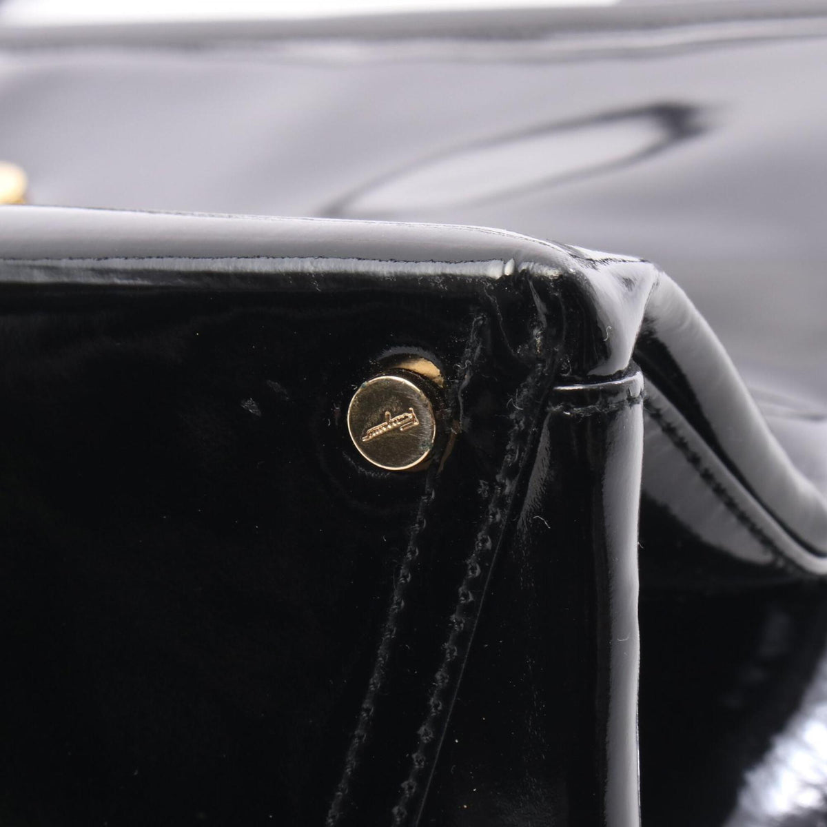 Salvatore Ferragamo Vara Black Patent Leather Shoulder Bag (Pre-Owned)
