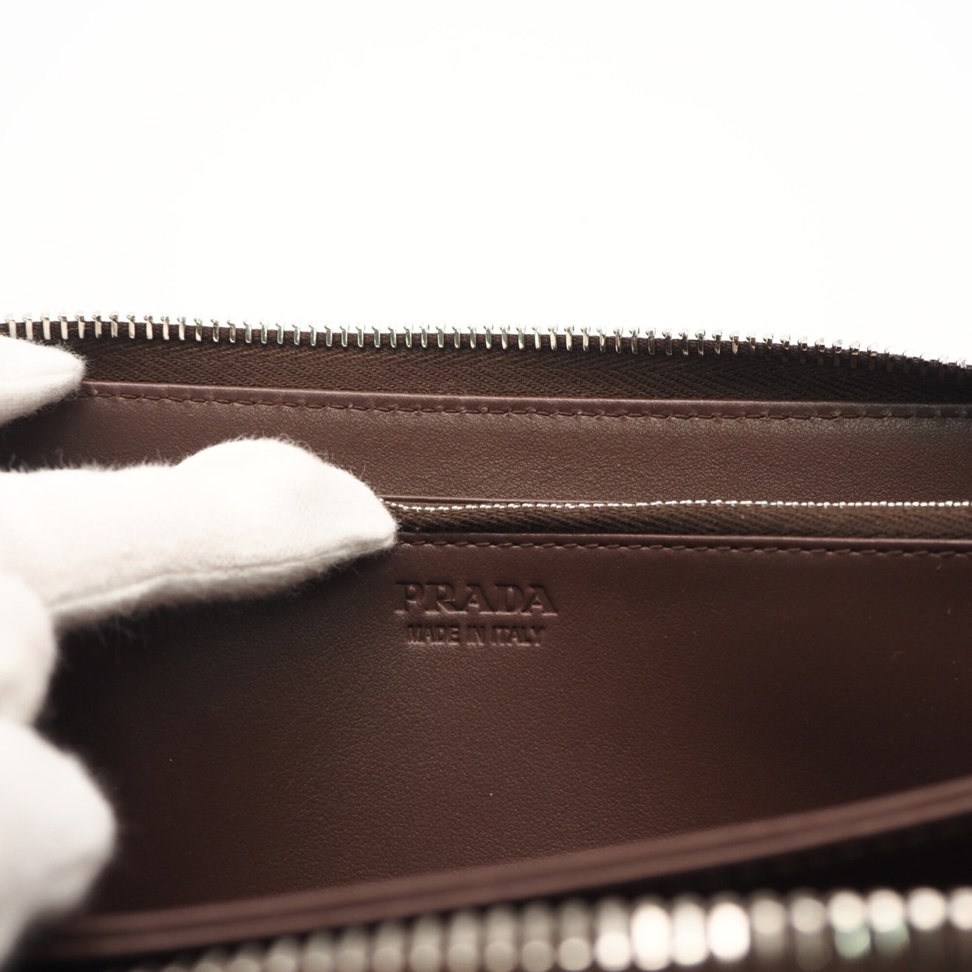 Prada Brown Leather Long Wallet (Bi-Fold) (Pre-Owned)