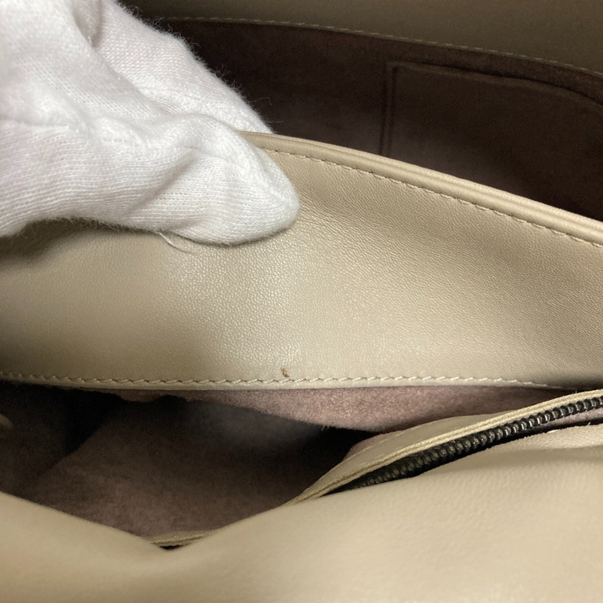 Bottega Veneta Grayish Intrecciato Shoulder Bag (Pre-Owned)