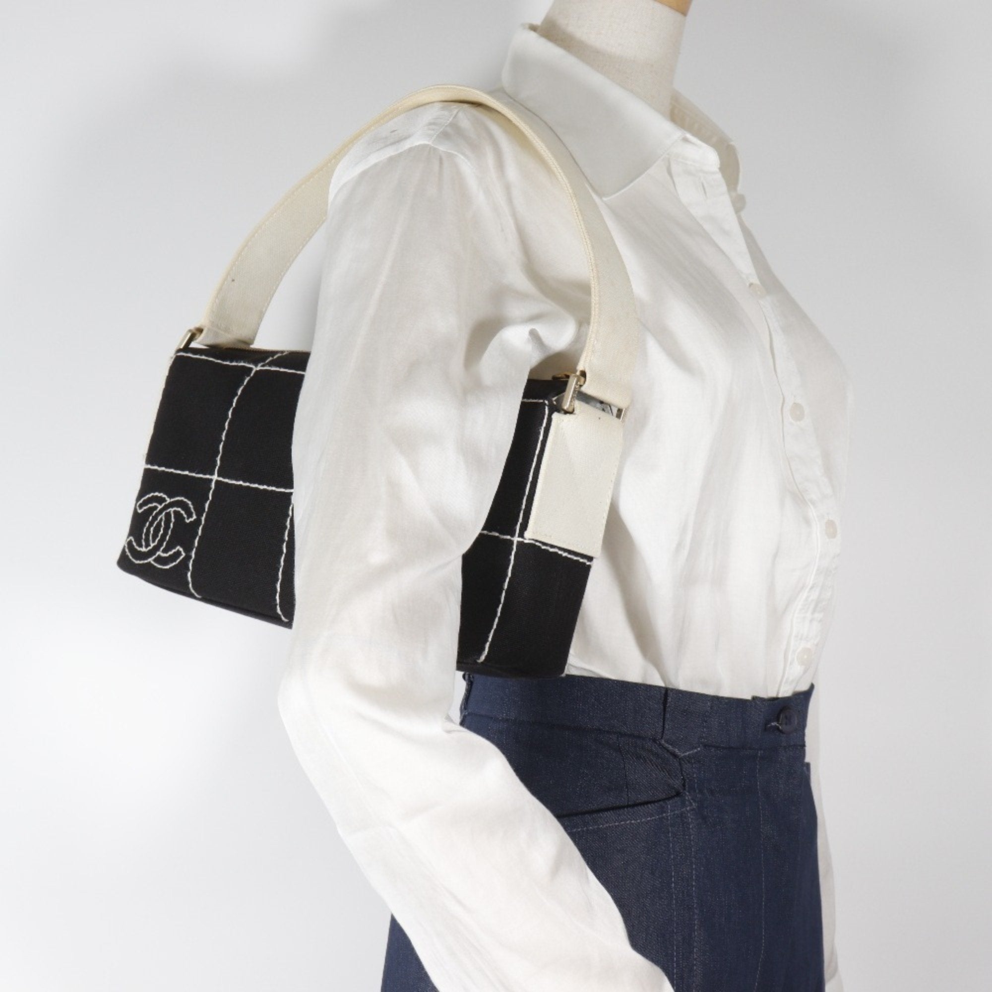 Chanel Chocolate Bar Black Canvas Shoulder Bag (Pre-Owned)