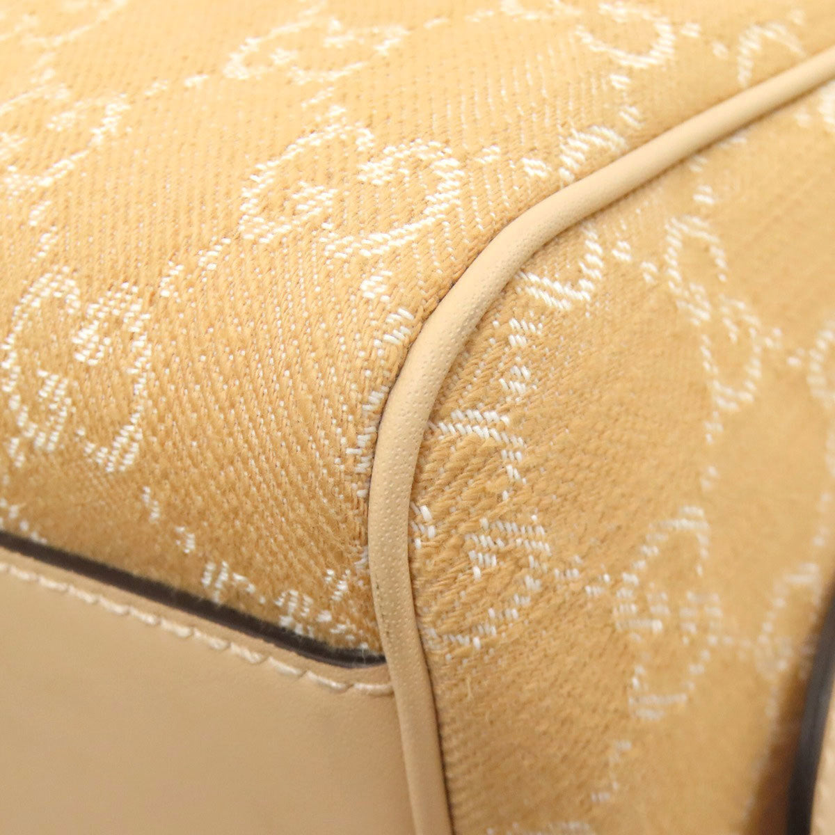 Gucci Beige Canvas Handbag (Pre-Owned)