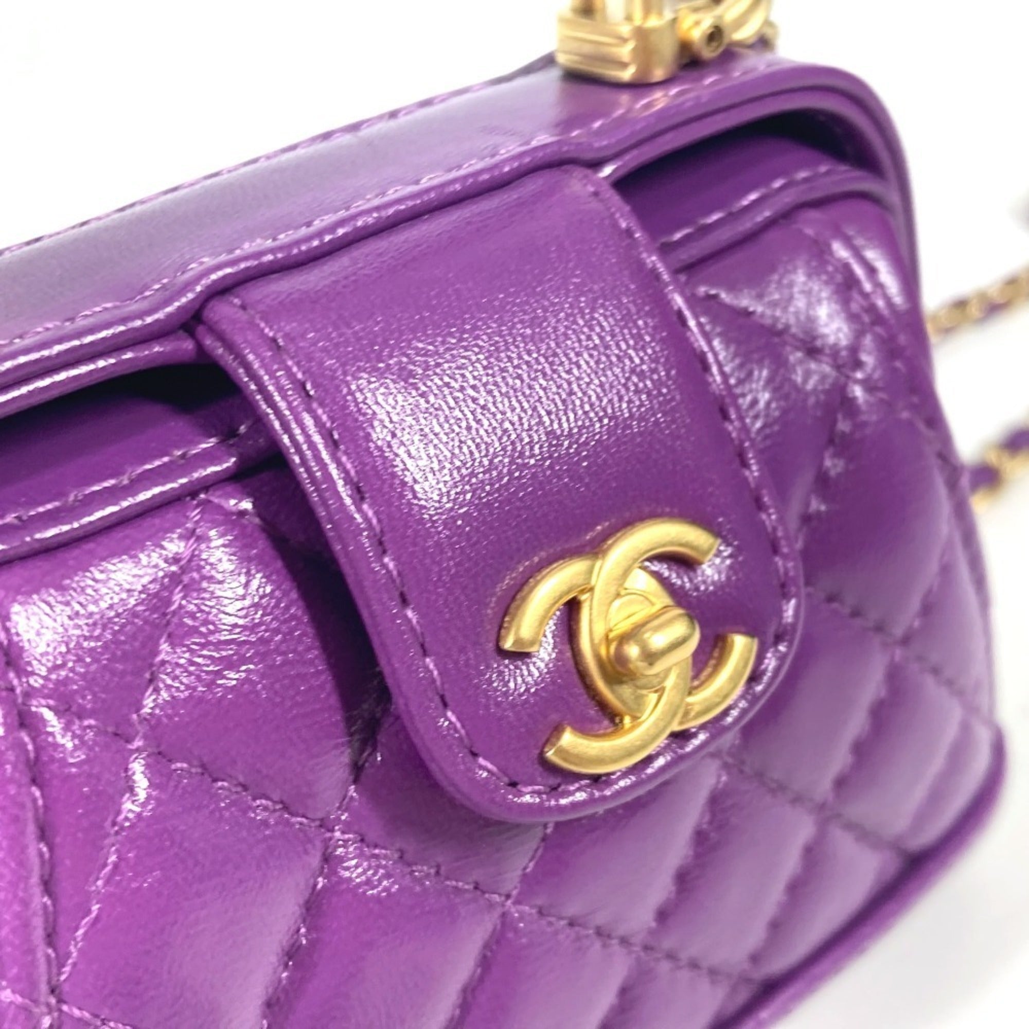 Chanel Purple Leather Shoulder Bag (Pre-Owned)