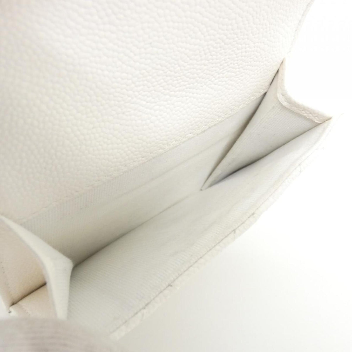 Chanel White Grained Calfskin Wallet (Tri-Fold) (Pre-Owned)