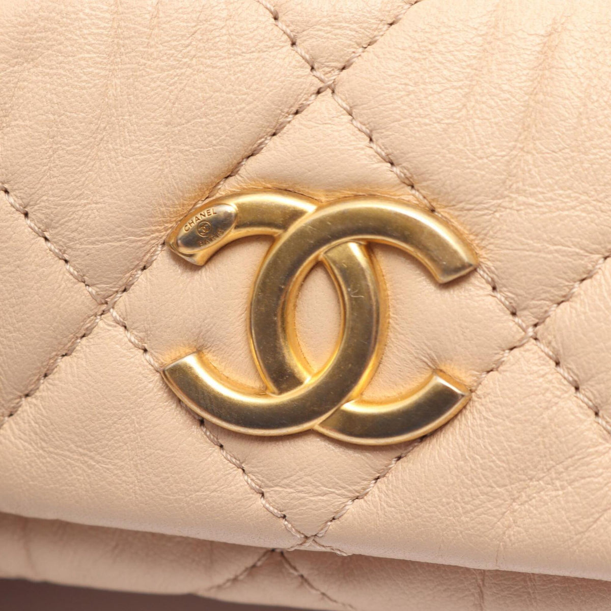 Chanel Beige Leather Handbag Shoulder Bag (Pre-Owned)