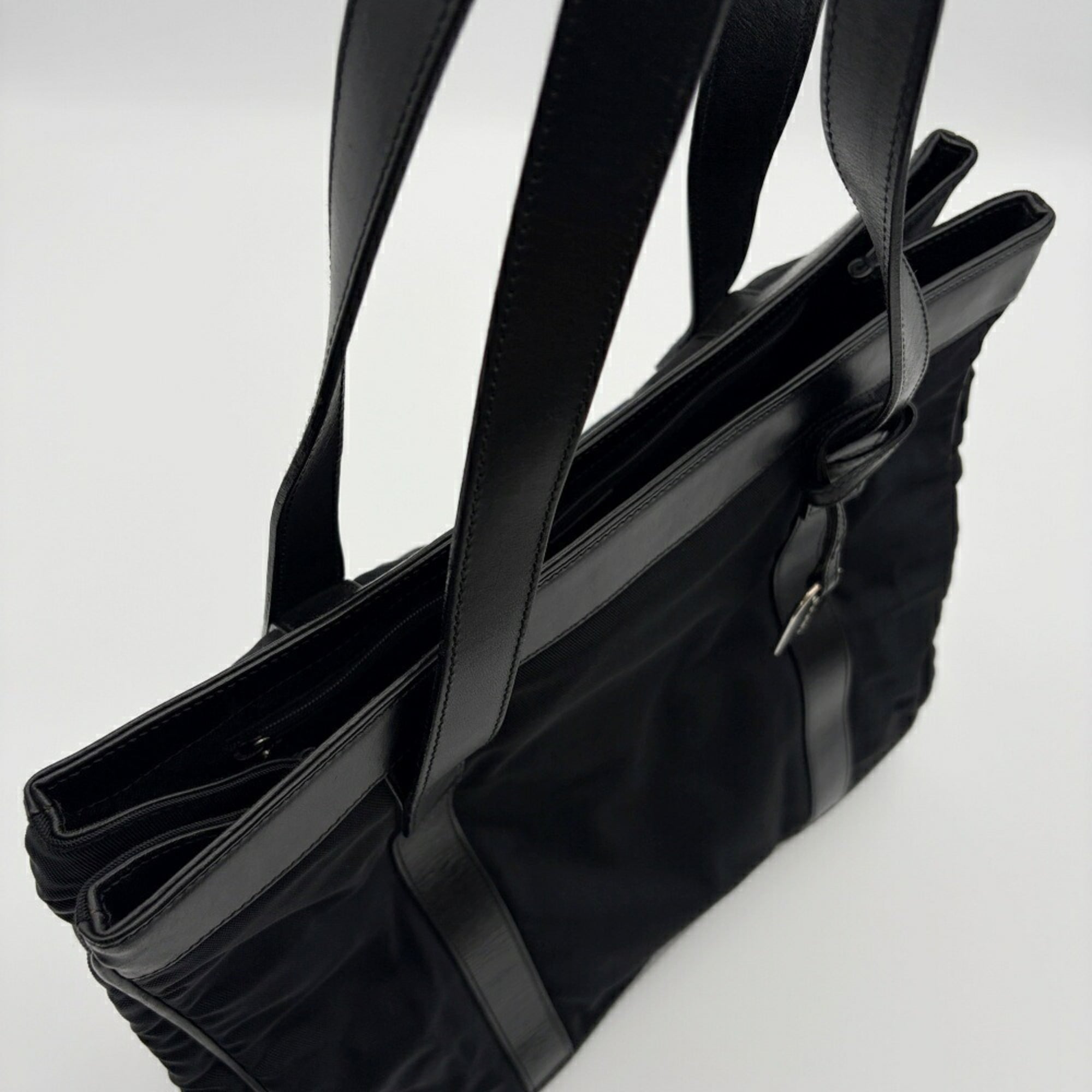 Gucci Black Nylon Leather Tote Bag (Pre-Owned)