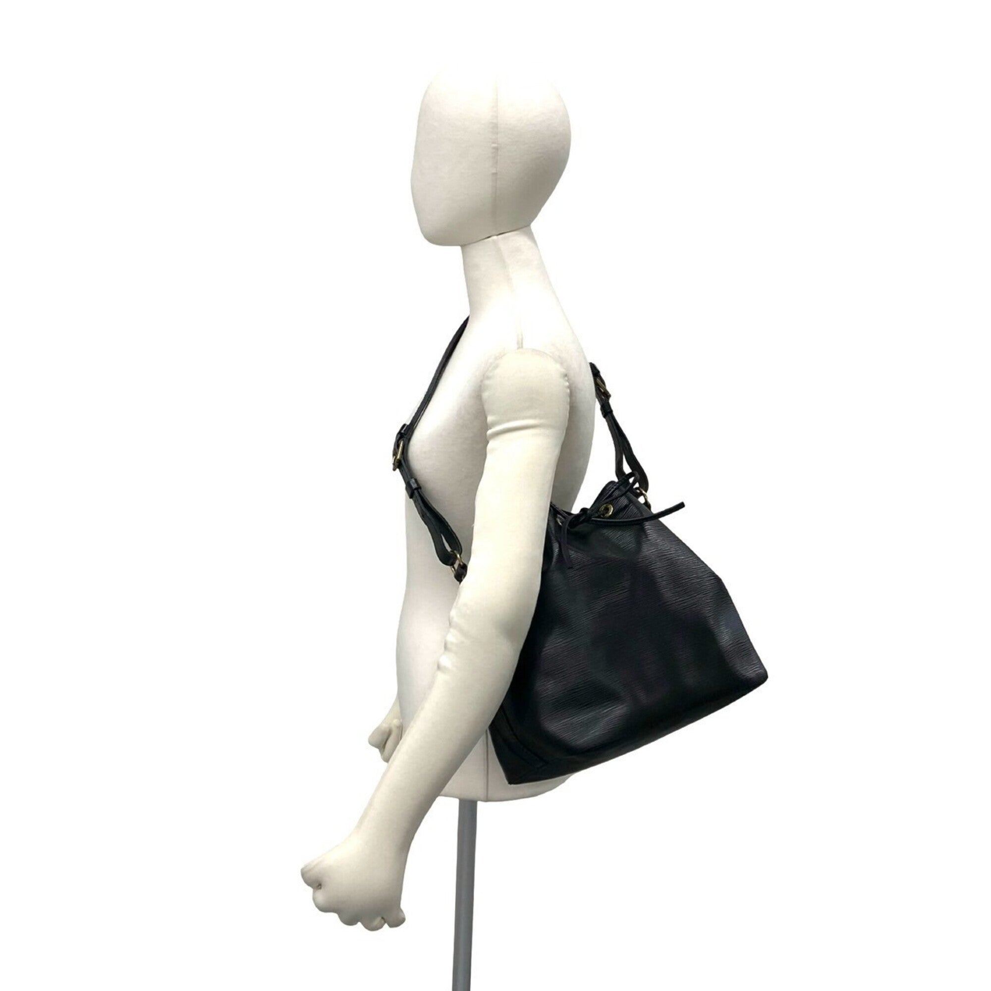 Louis Vuitton Black Leather Shoulder Bag (Pre-Owned)