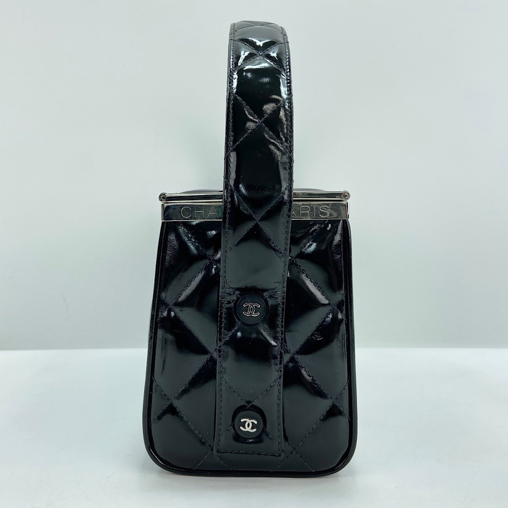 Chanel Matelasse Black Leather Handbag (Pre-Owned)
