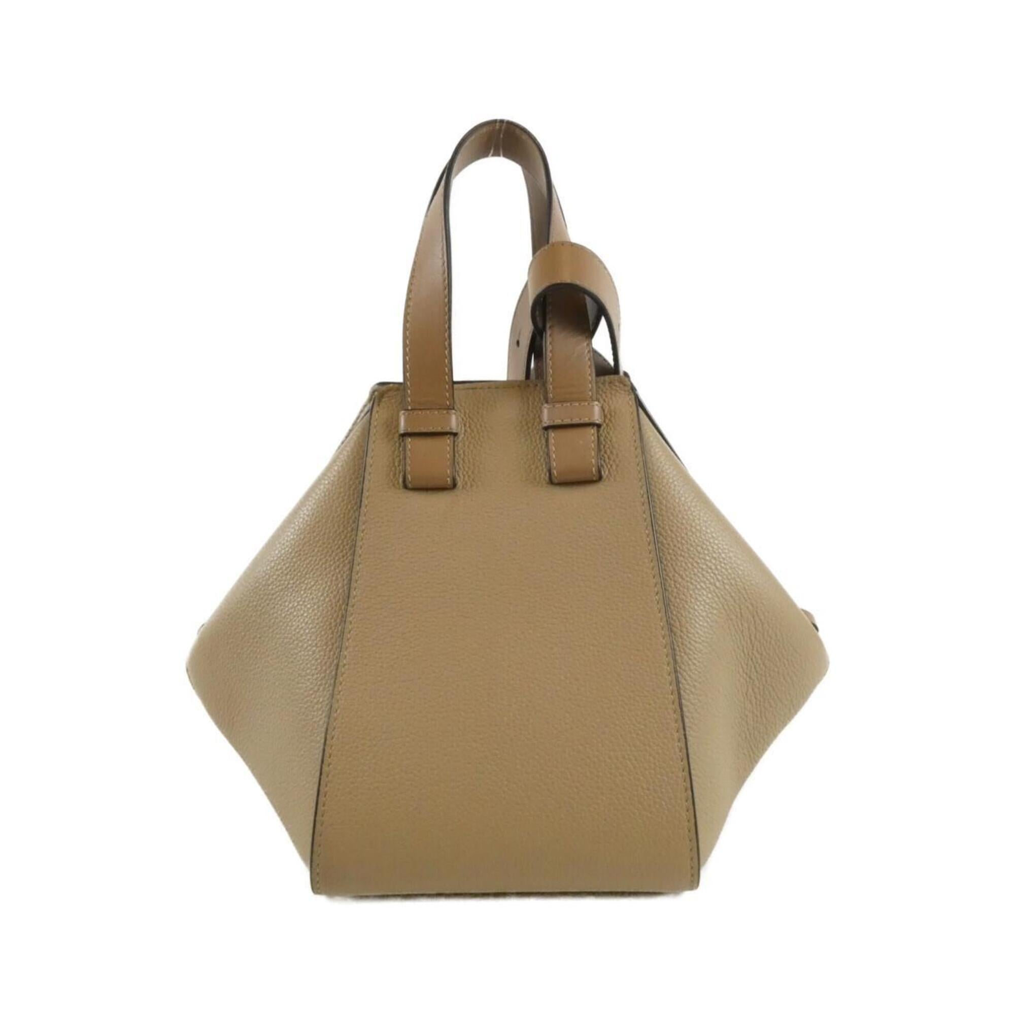 Loewe Sand Leather Shoulder Bag (Pre-Owned)