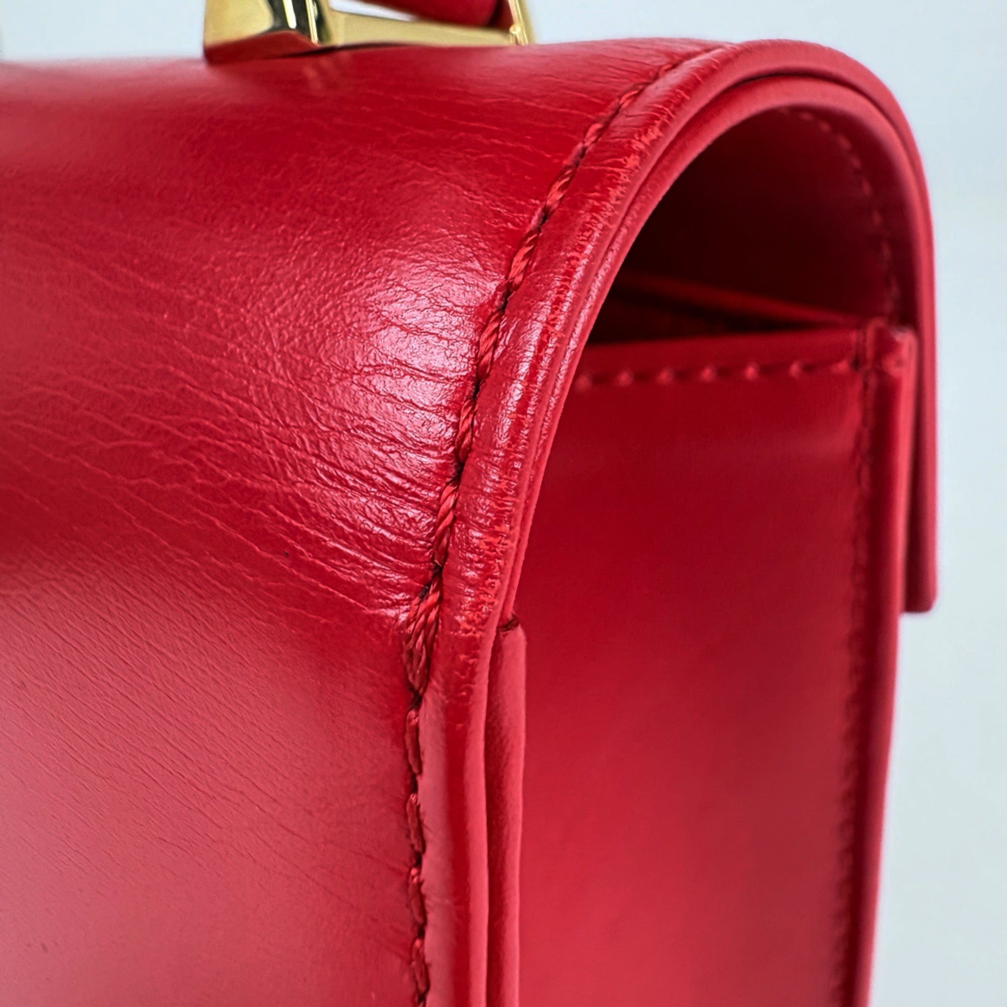 Louis Vuitton Red Color Leather Shoulder Bag (Pre-Owned)