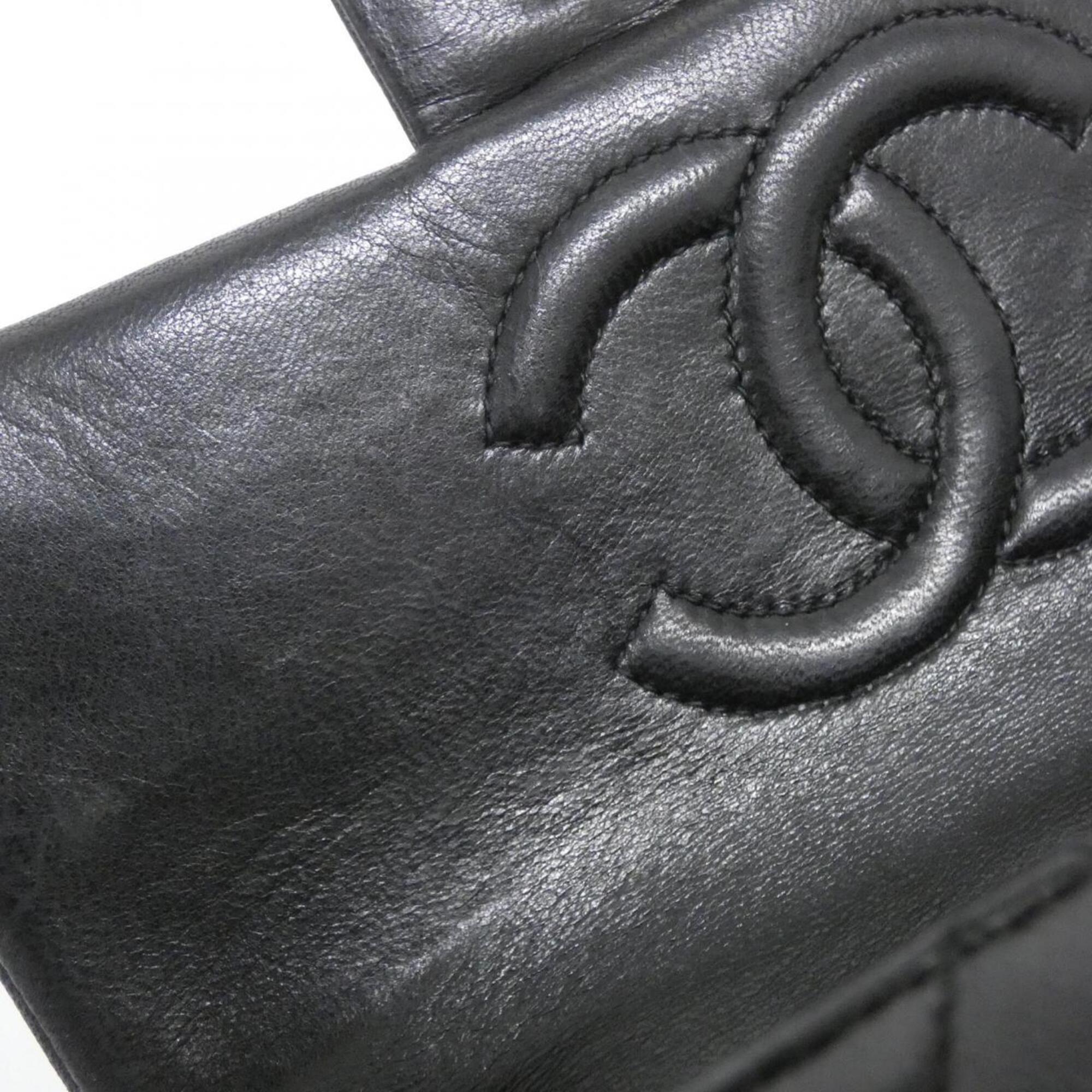 Chanel Black Leather Shoulder Bag (Pre-Owned)