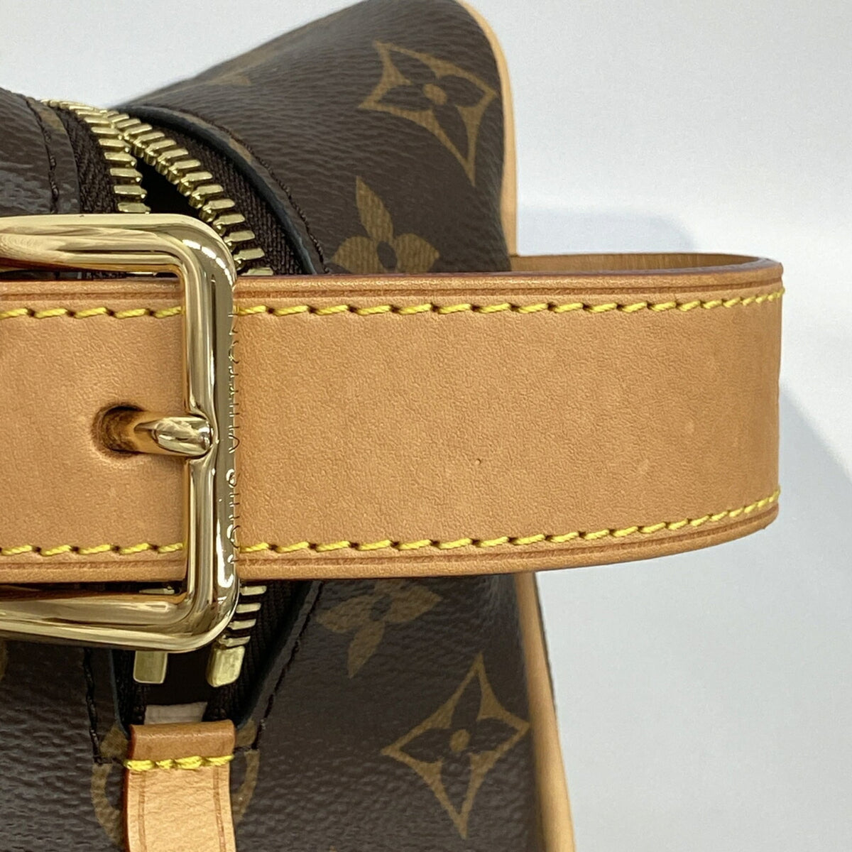 Louis Vuitton Brown Clutch Bag (Pre-Owned)