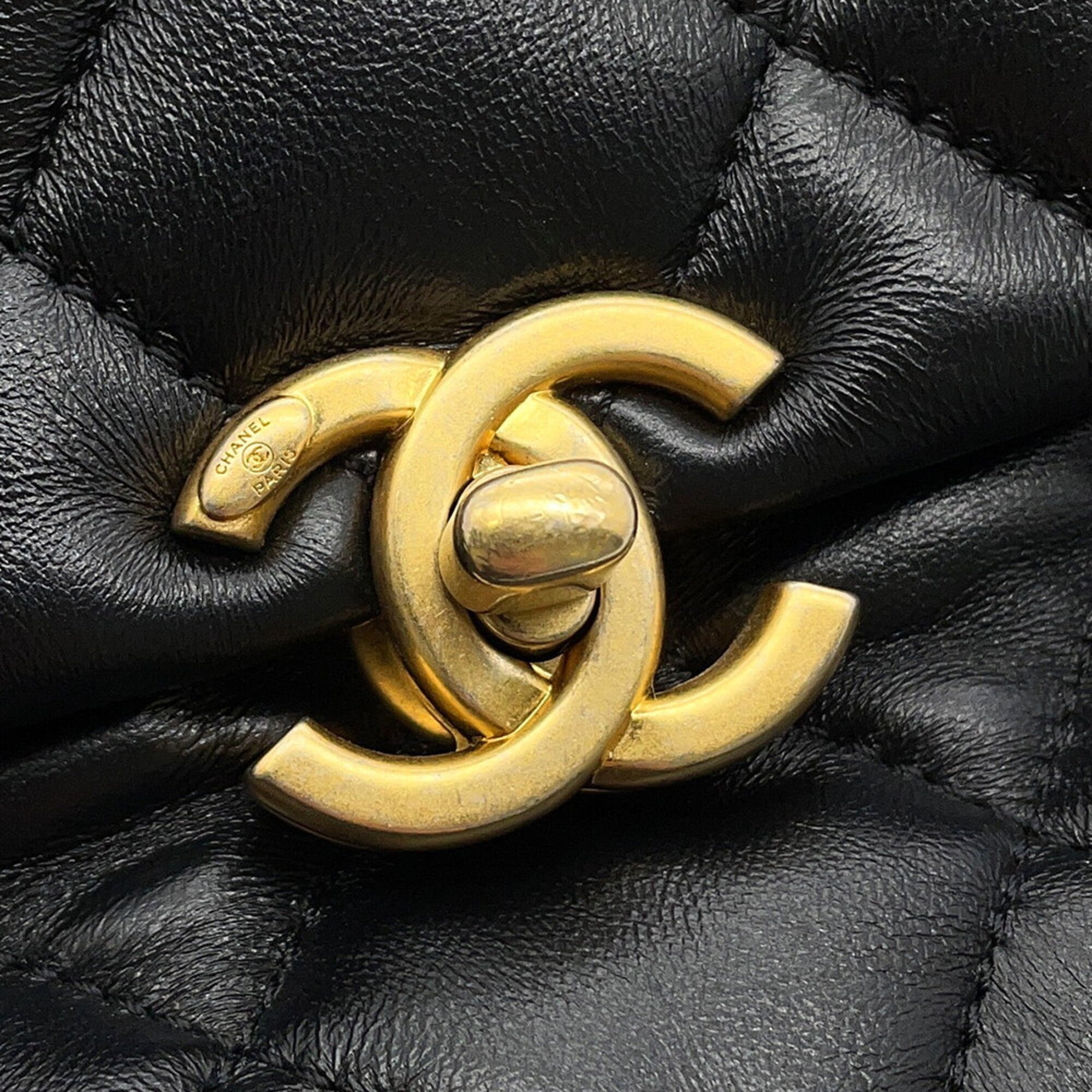Chanel Black Leather Handbag Shoulder Bag (Pre-Owned)