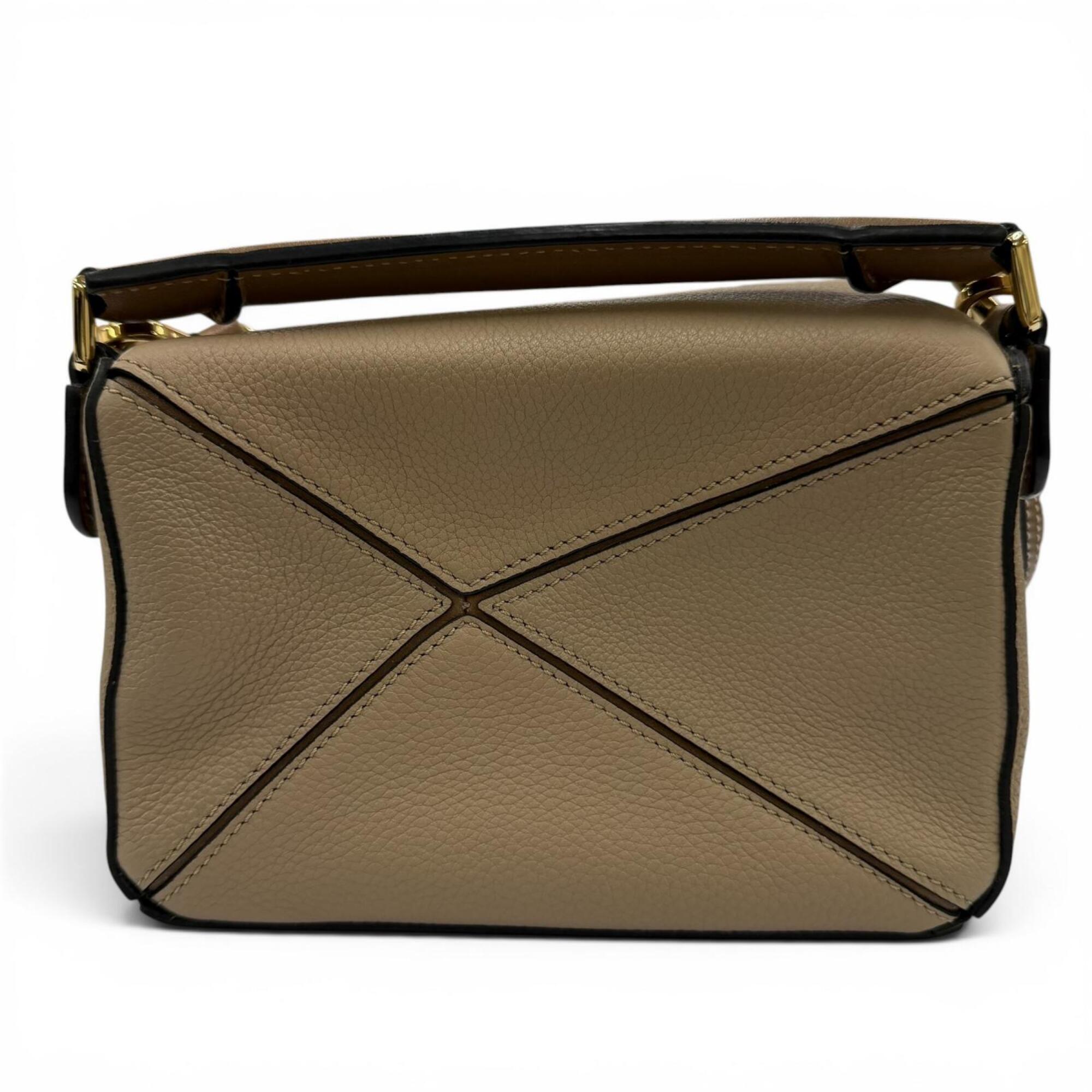 Loewe Beige Leather Handbag Shoulder Bag (Pre-Owned)