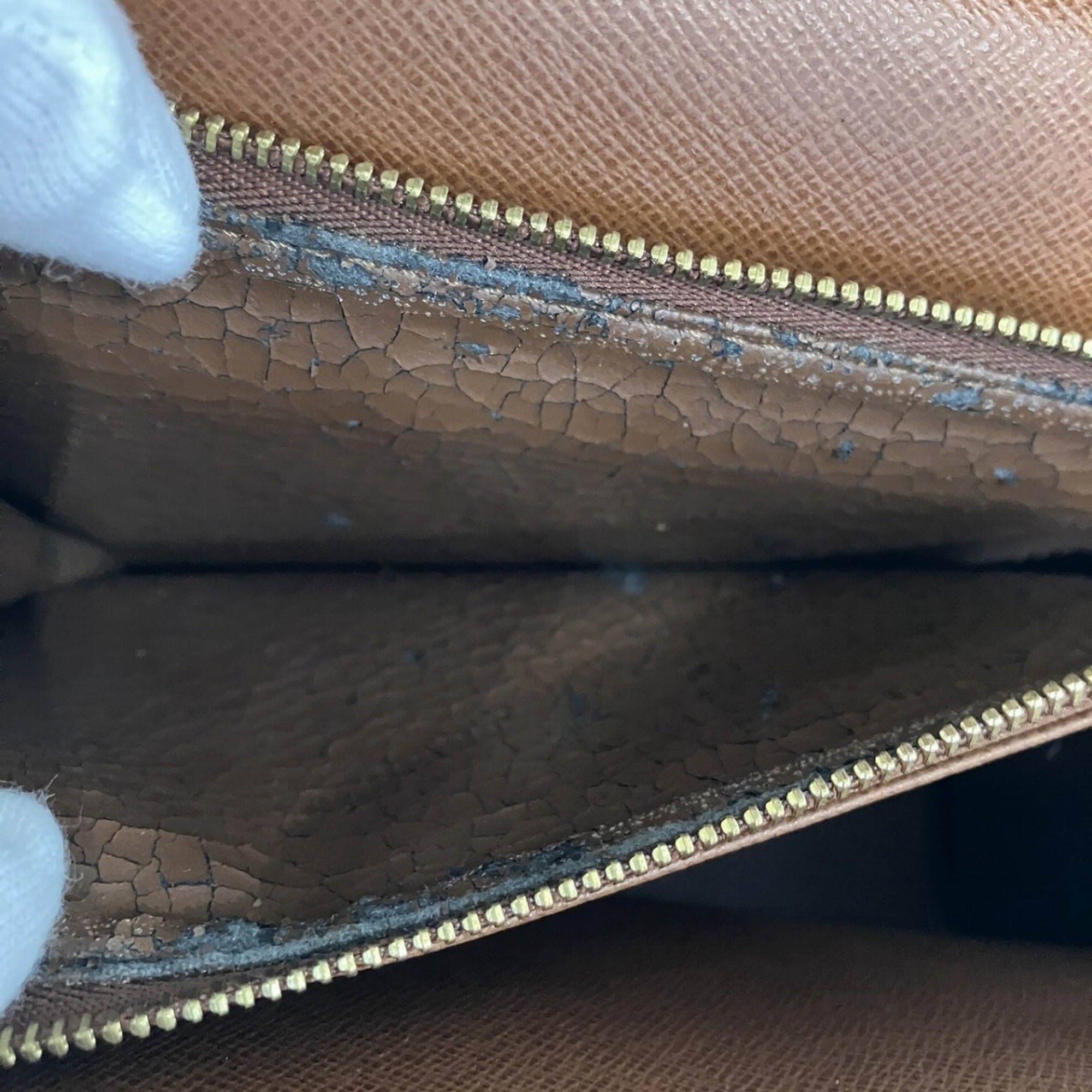 Louis Vuitton Brown Monogram Handbag (Pre-Owned)