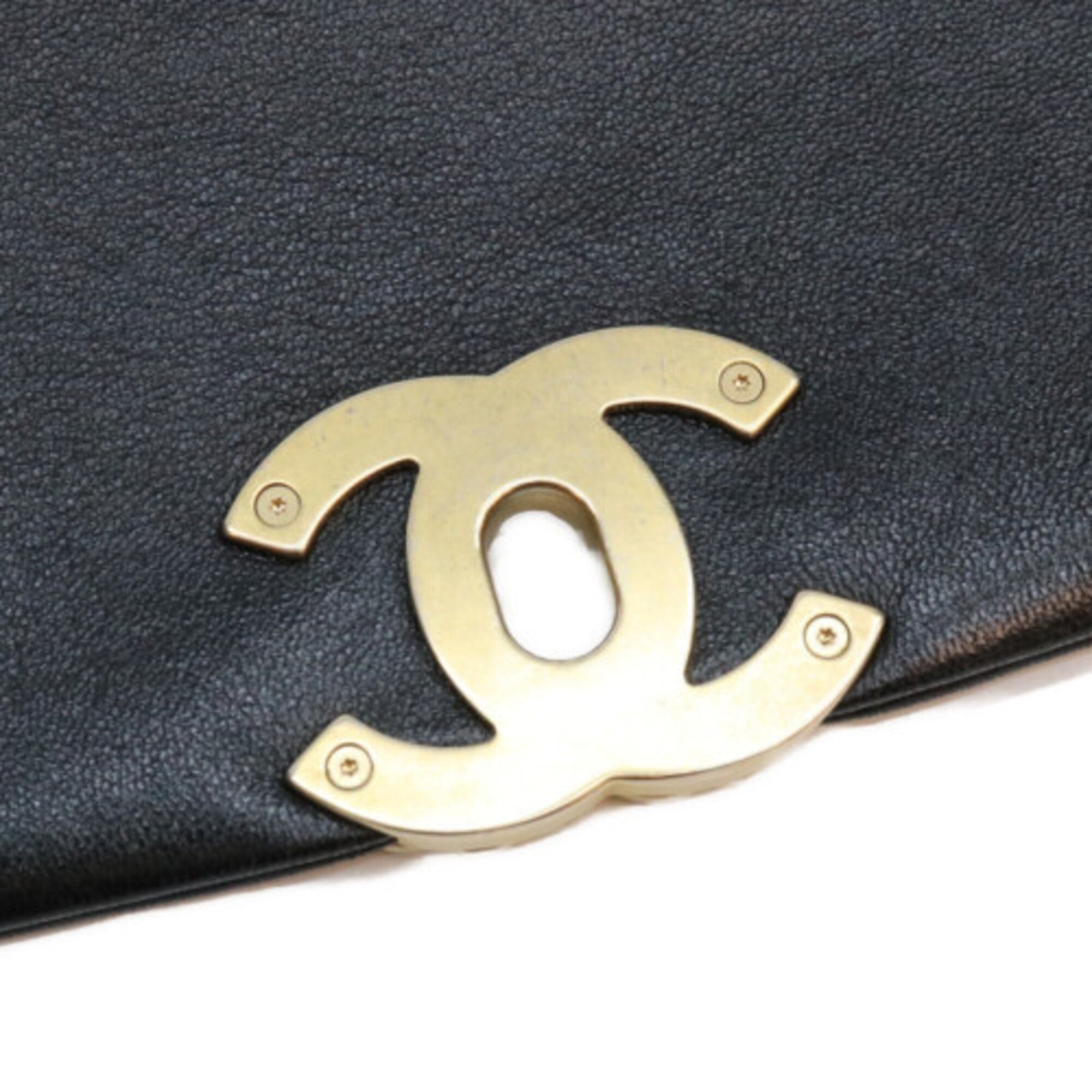 Chanel Black Leather Shoulder Bag (Pre-Owned)