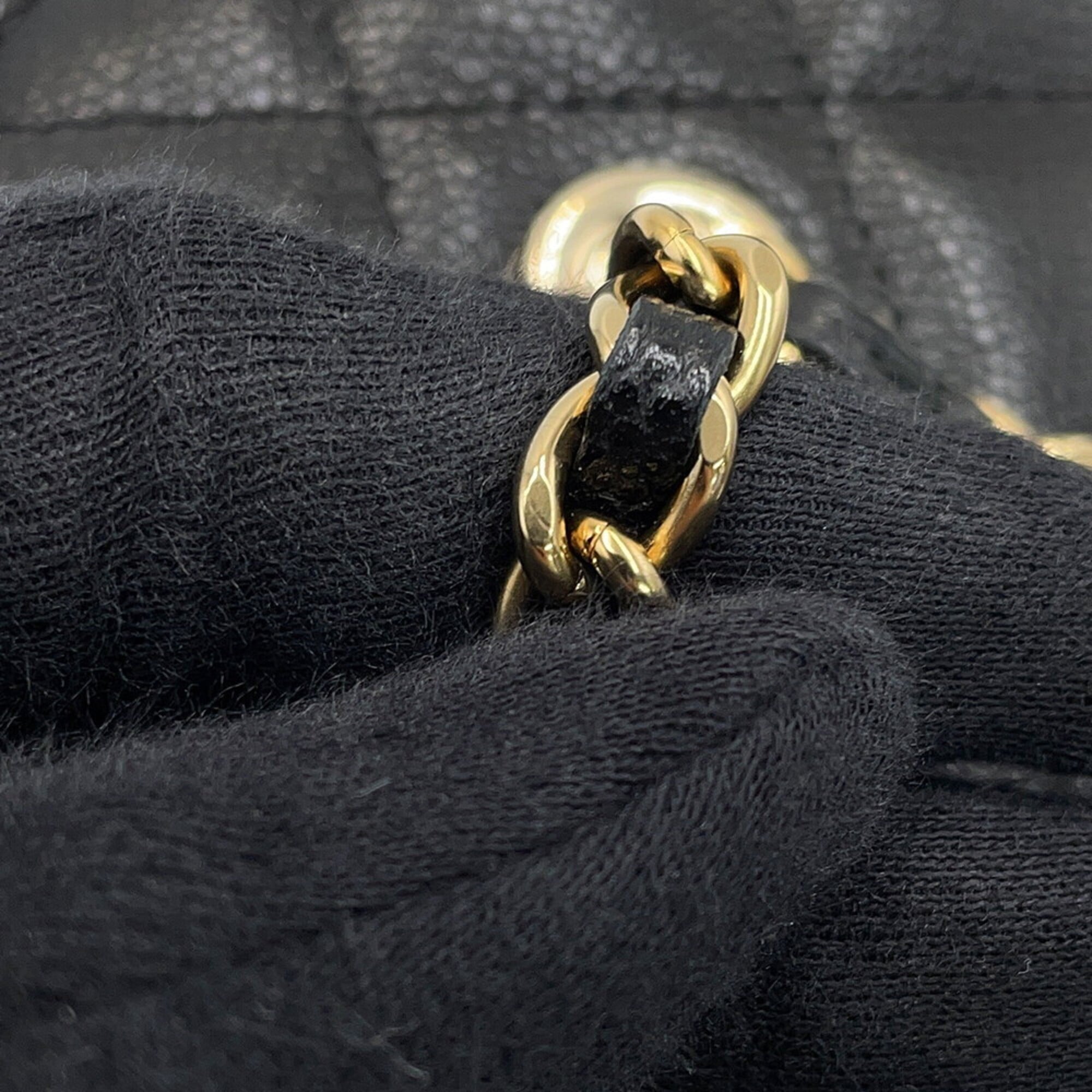Chanel Matelasse Black Grained Calfskin Handbag Shoulder Bag (Pre-Owned)