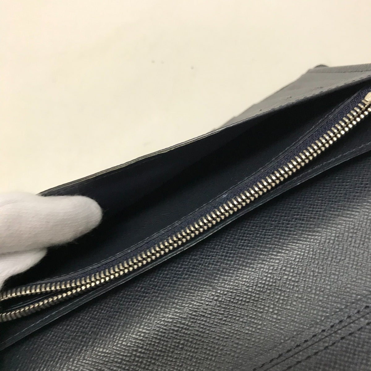 Louis Vuitton Navy Leather Long Wallet (Bi-Fold) (Pre-Owned)