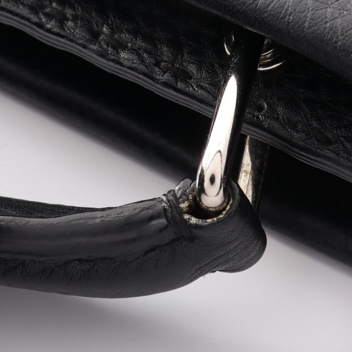 Fendi Black Leather Handbag (Pre-Owned)