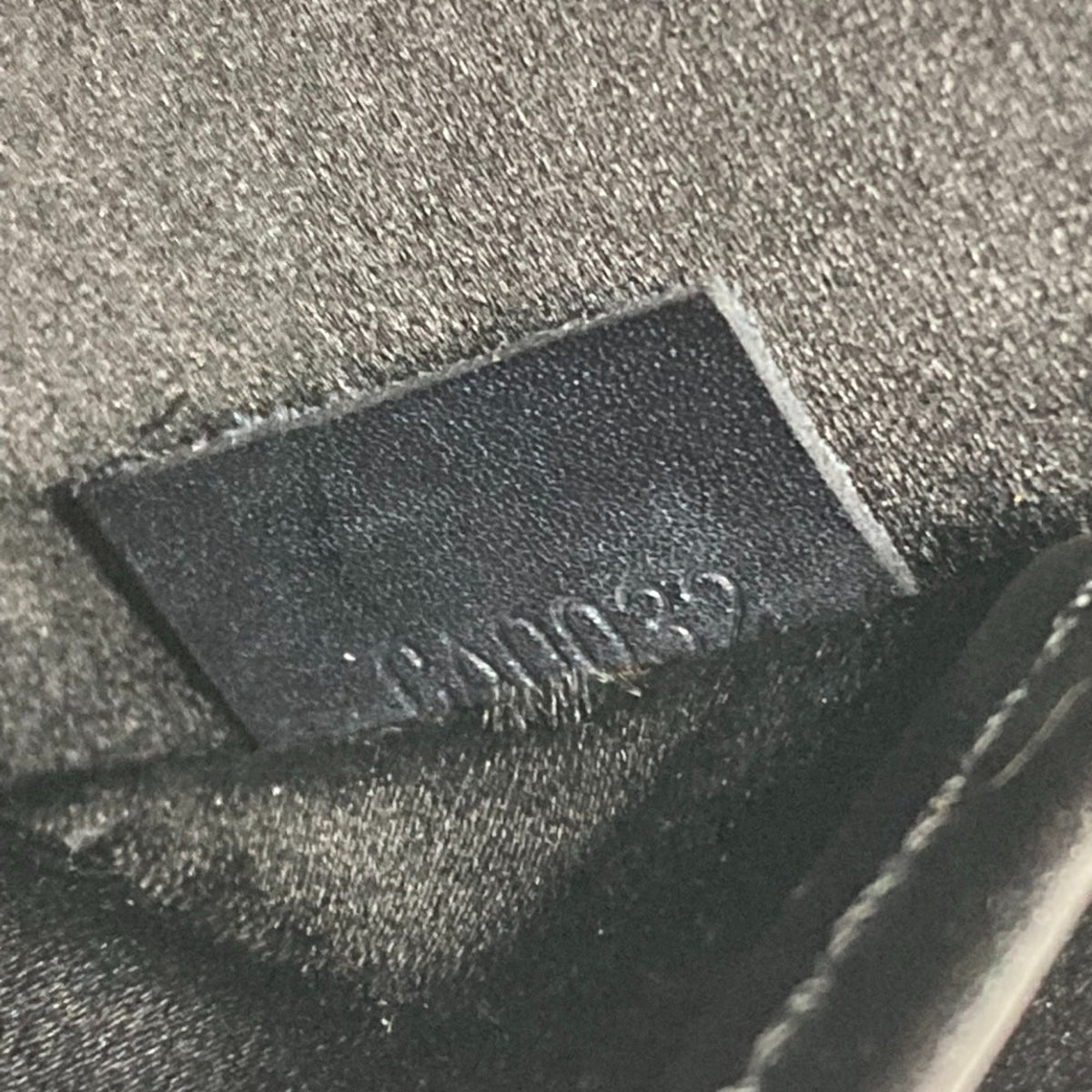 Louis Vuitton Black Other Handbag (Pre-Owned)