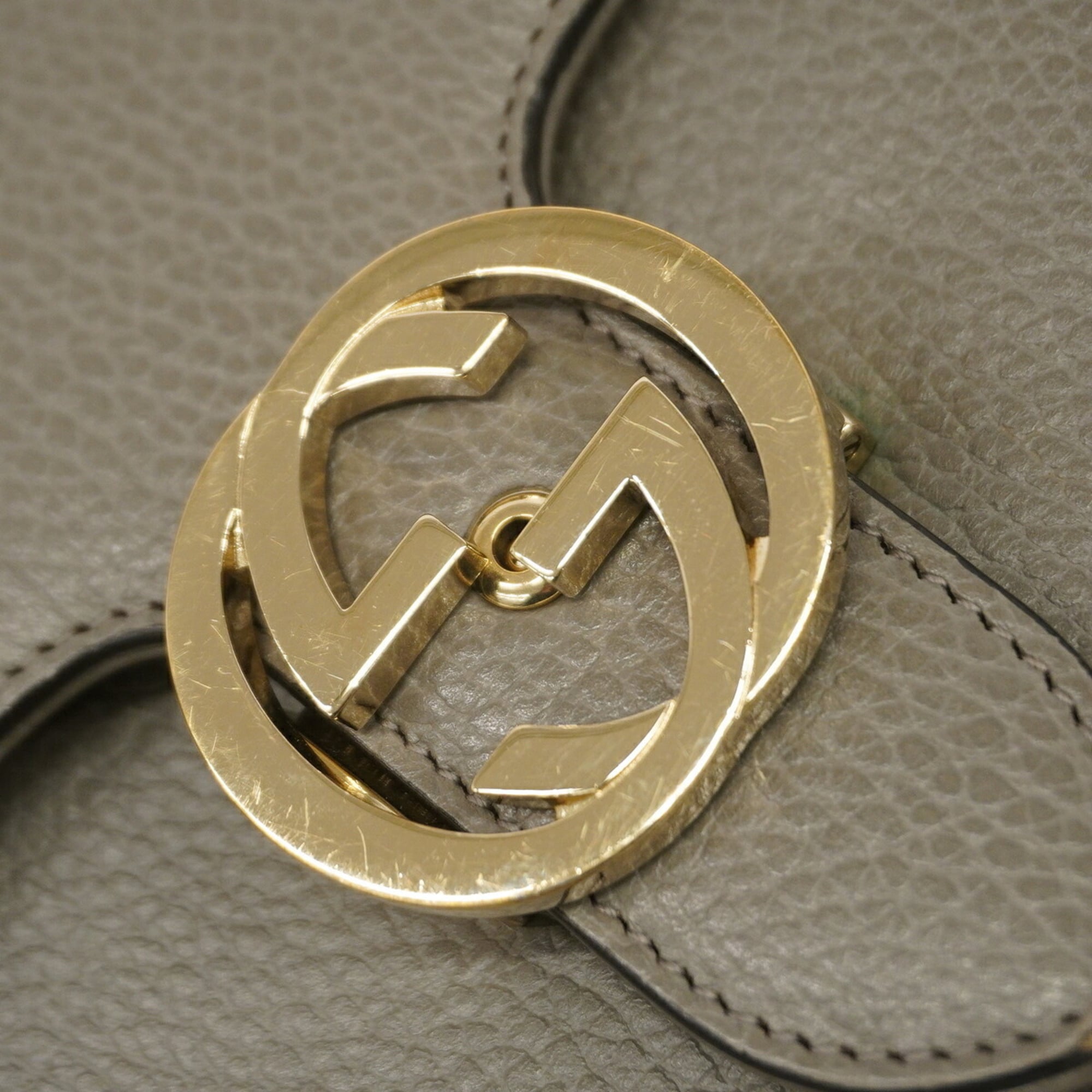 Gucci Gray Leather Shoulder Bag (Pre-Owned)