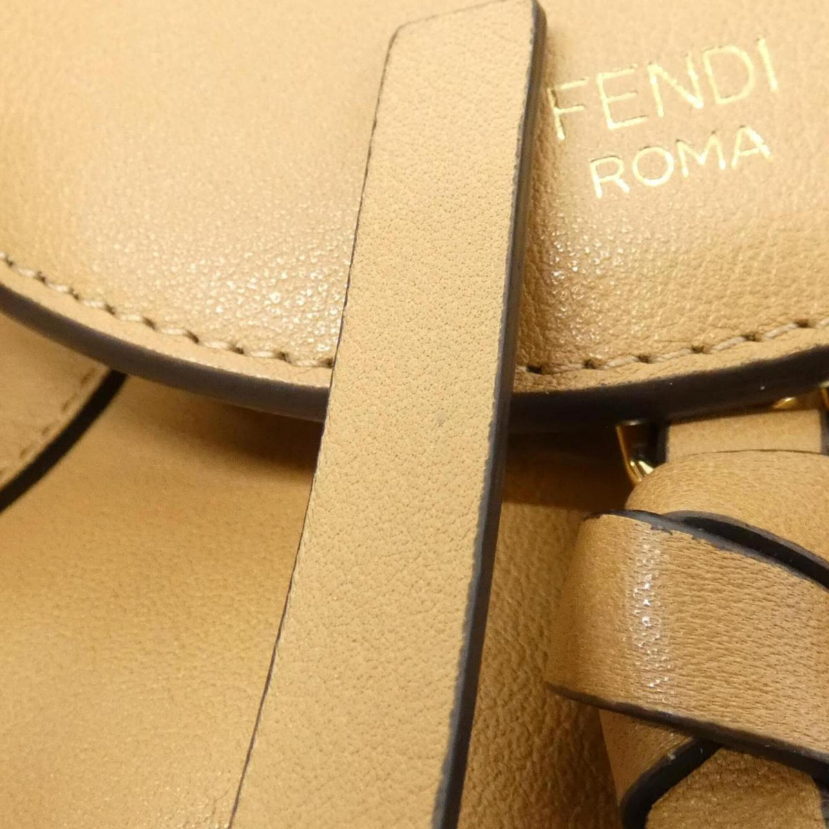 Fendi Beige Leather Shoulder Bag (Pre-Owned)