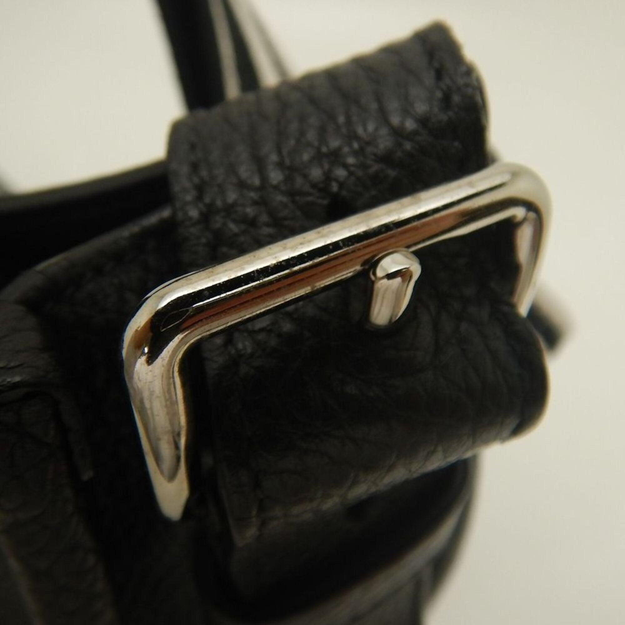 Prada Nero Leather Shoulder Bag (Pre-Owned)
