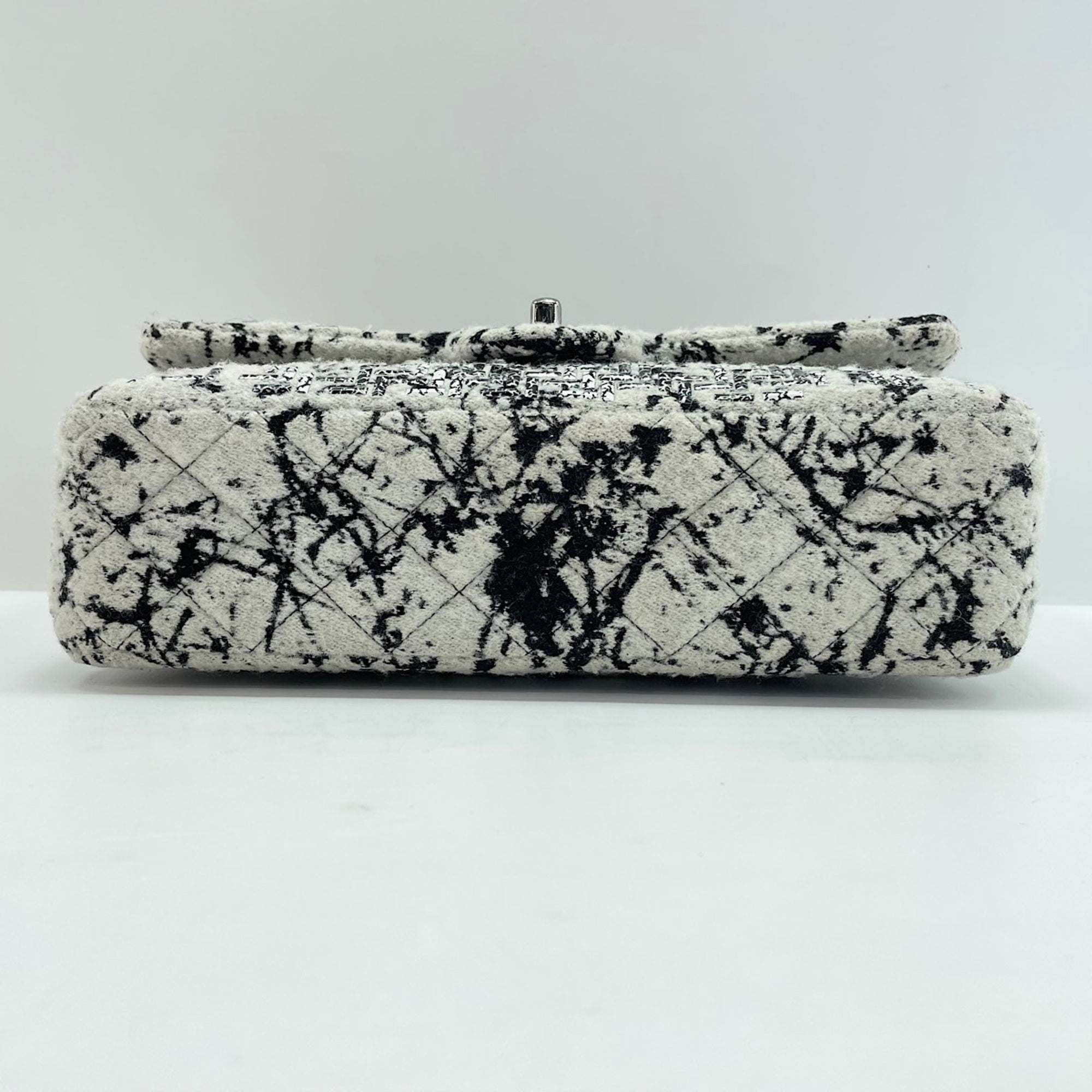 Chanel Multi-Color Tweed Shoulder Bag (Pre-Owned)