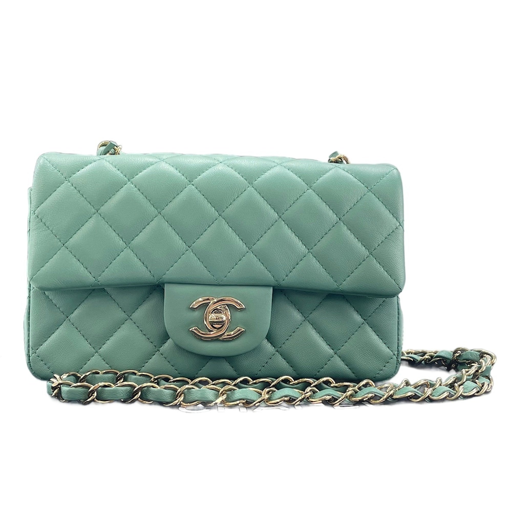 Chanel Green Shoulder Bag (Pre-Owned)
