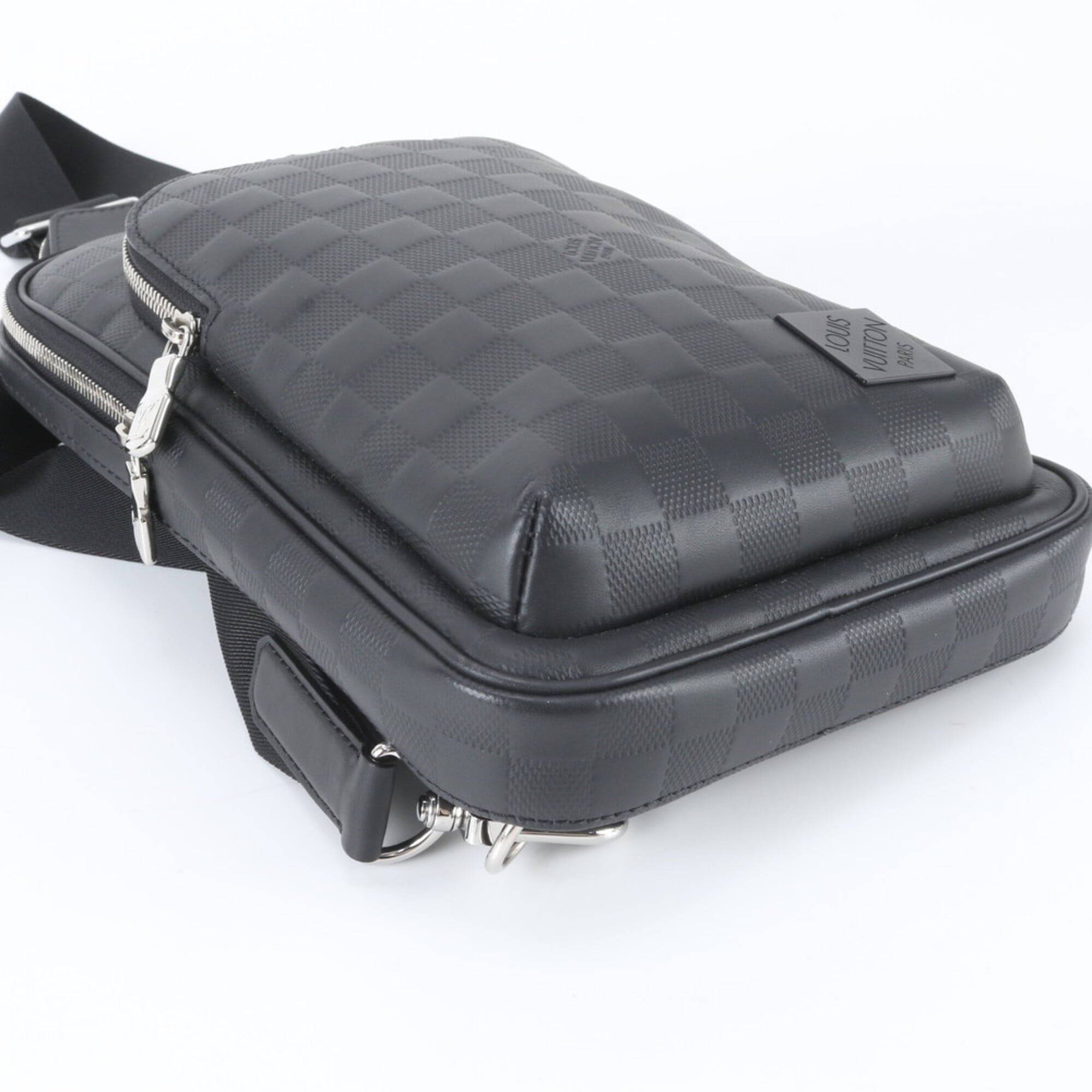 Louis Vuitton Onyx Leather Sling Bag (Pre-Owned)