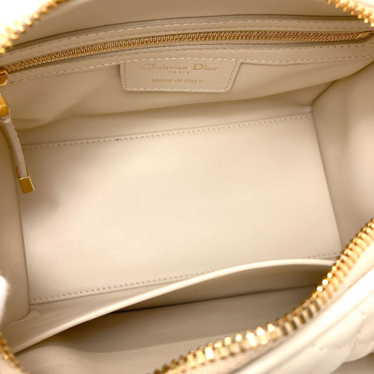 Christian Dior Cream Leather Handbag (Pre-Owned)