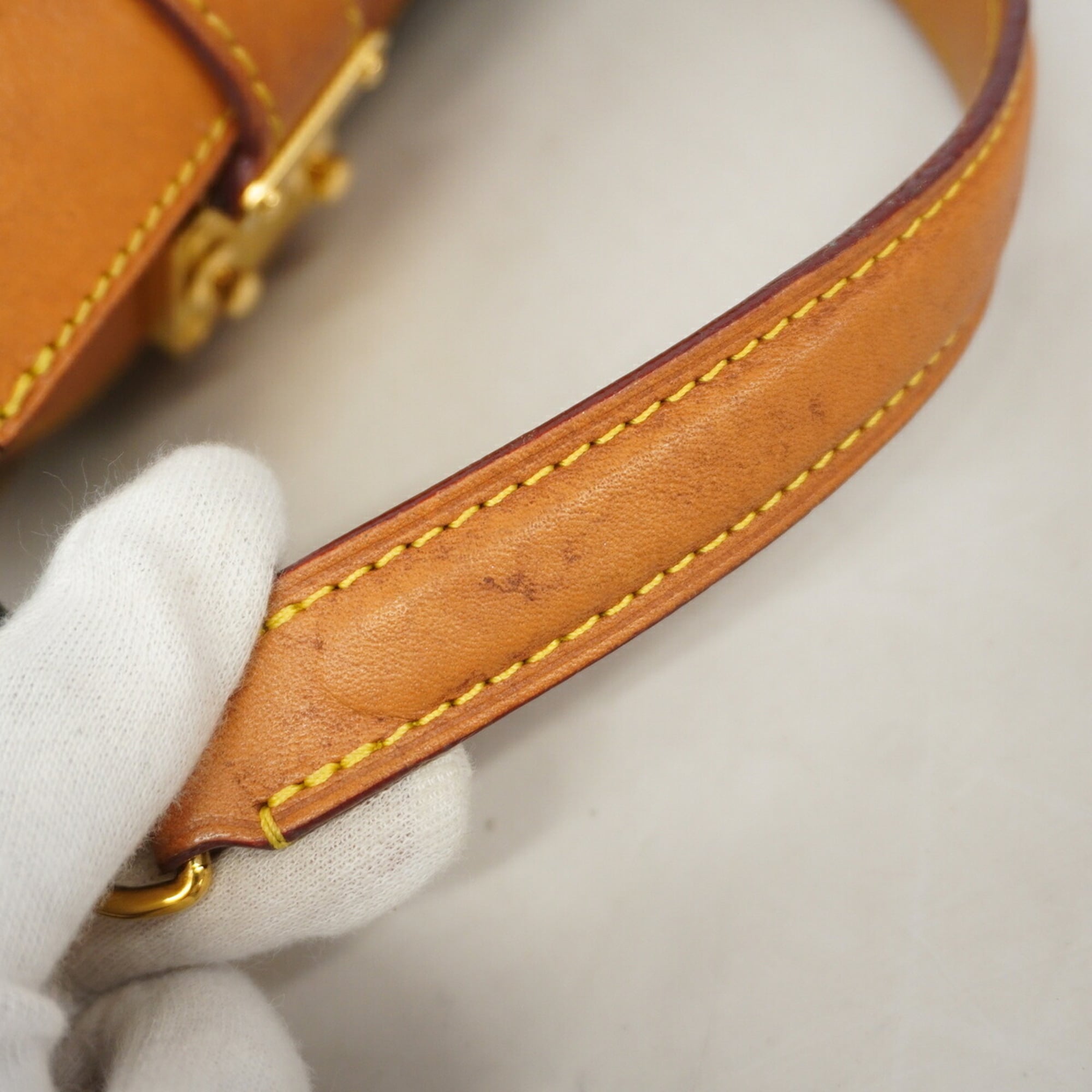 Louis Vuitton Brown Handbag (Pre-Owned)