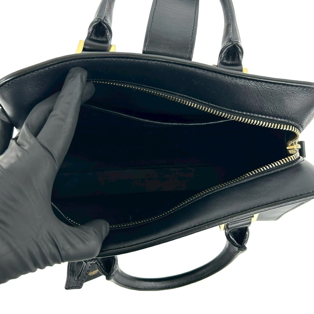 Yves Saint Laurent Black Leather Handbag Shoulder Bag (Pre-Owned)