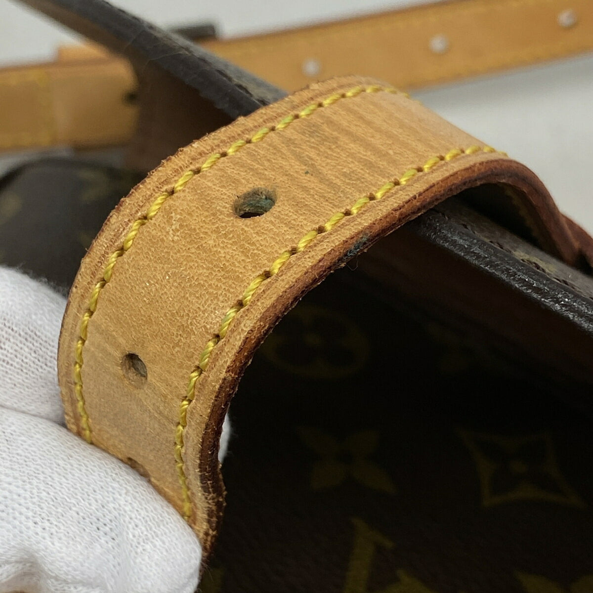Louis Vuitton Brown Shoulder Bag (Pre-Owned)