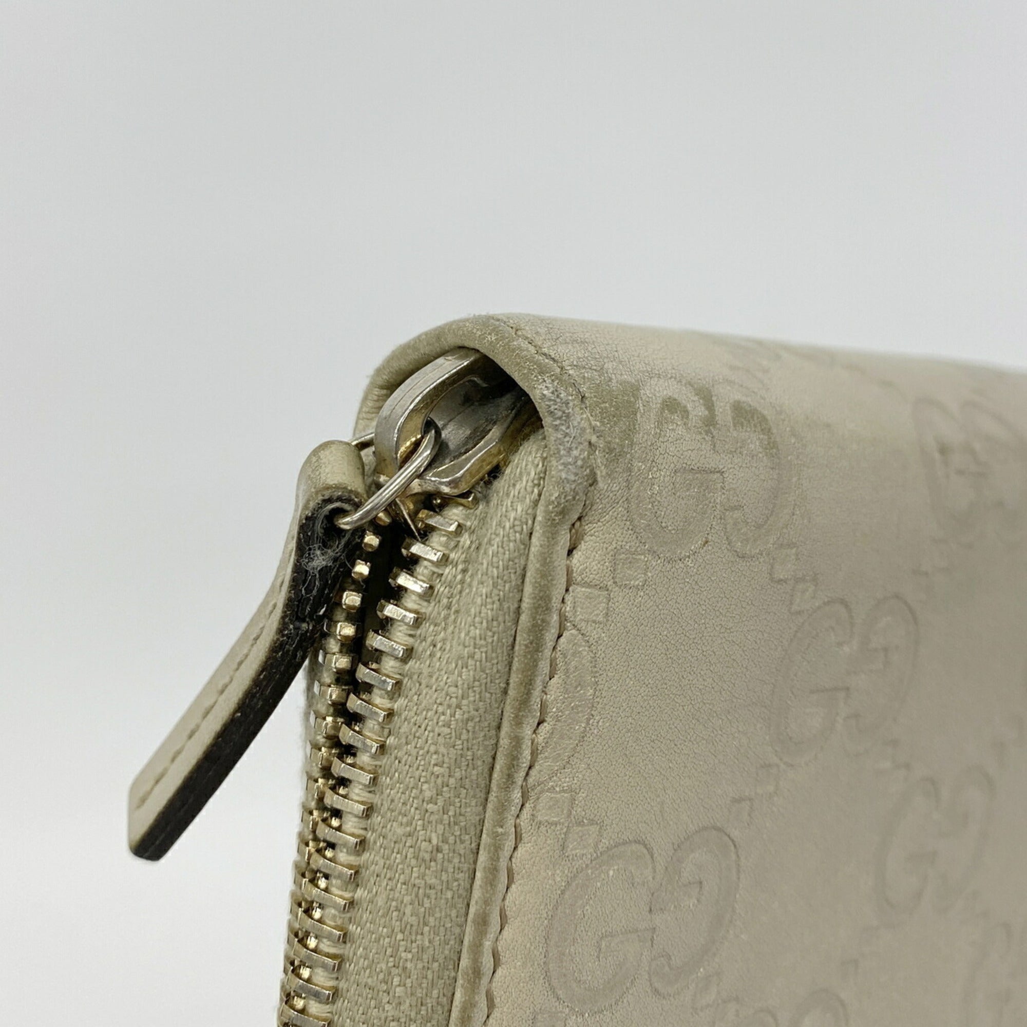 Gucci Beige Leather Long Wallet (Bi-Fold) (Pre-Owned)
