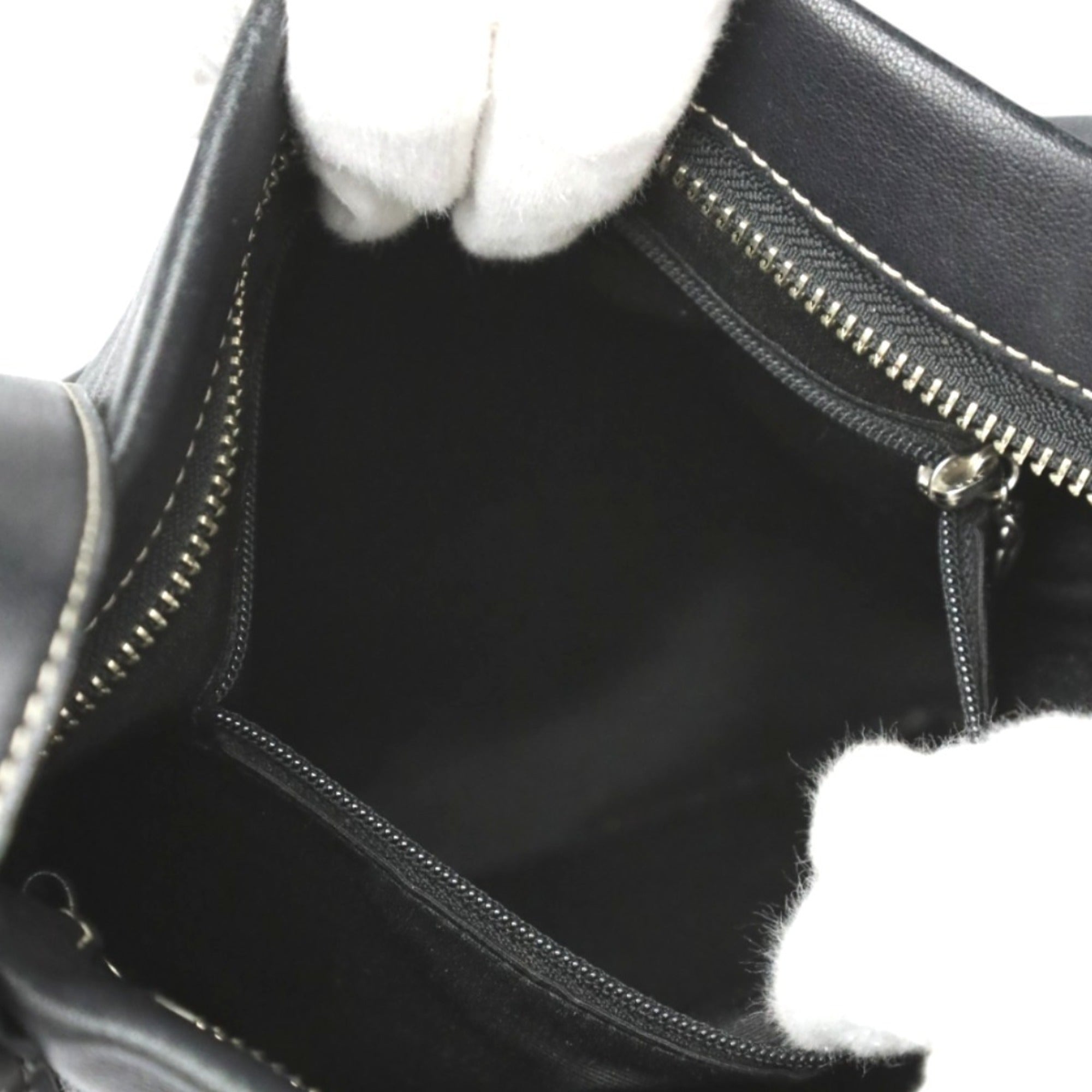 Coach Black Leather Shoulder Bag (Pre-Owned)