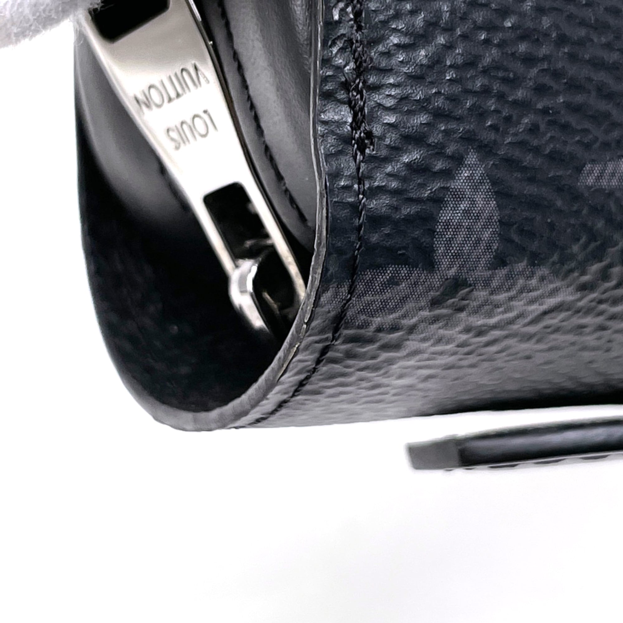 Louis Vuitton Black Noir Monogram Eclipse Long Wallet (Bi-Fold) (Pre-Owned)