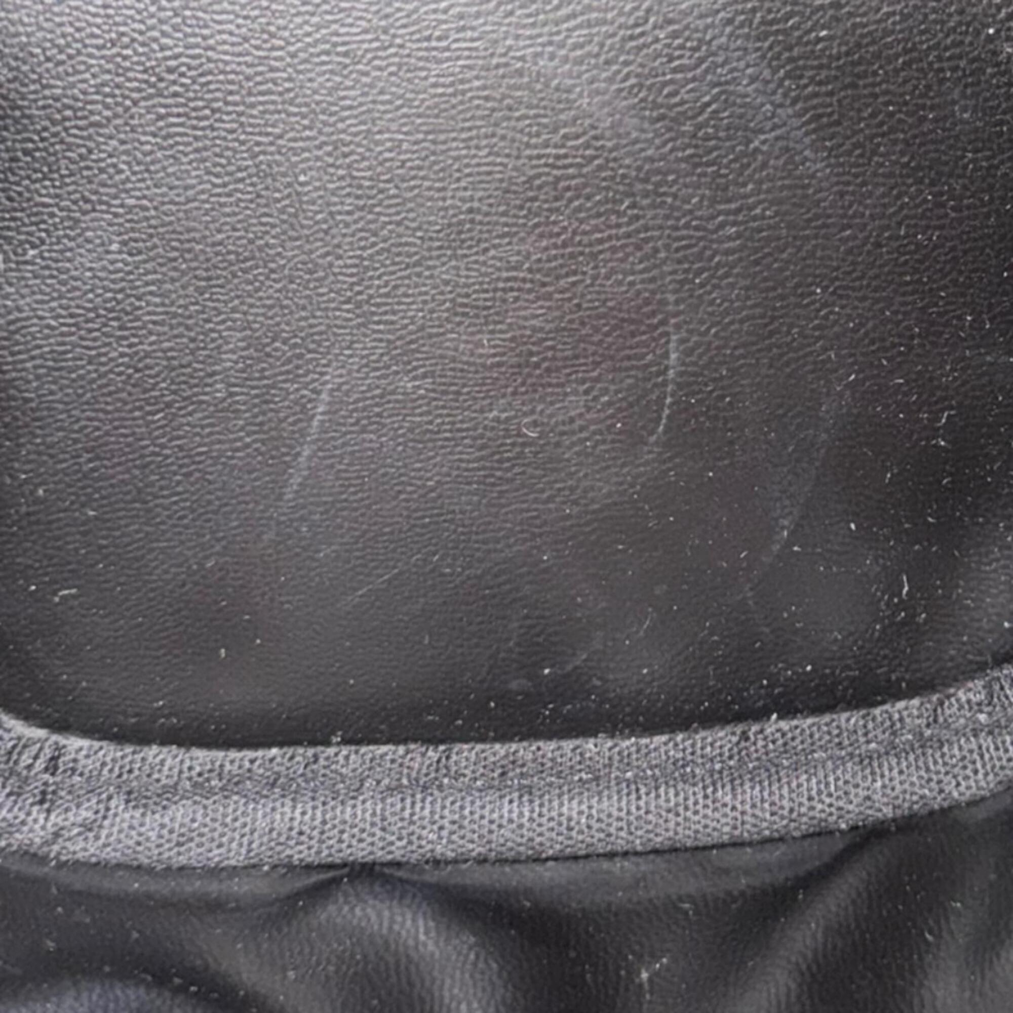 Chanel Black Grained Calfskin Handbag (Pre-Owned)