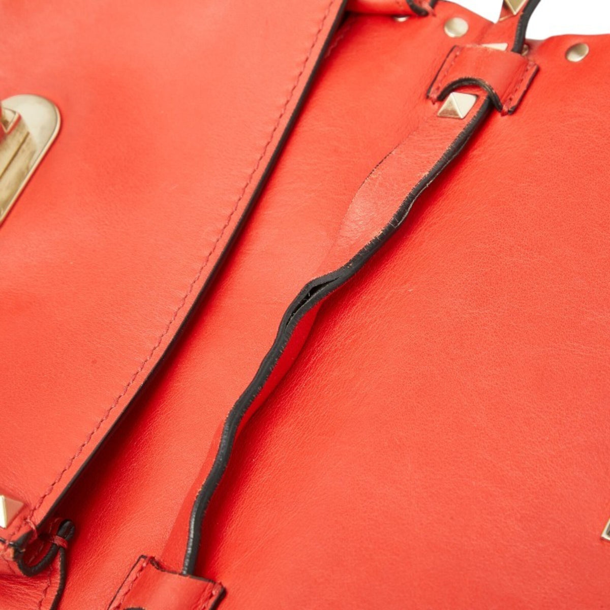 Valentino Red Color Leather Shoulder Bag (Pre-Owned)
