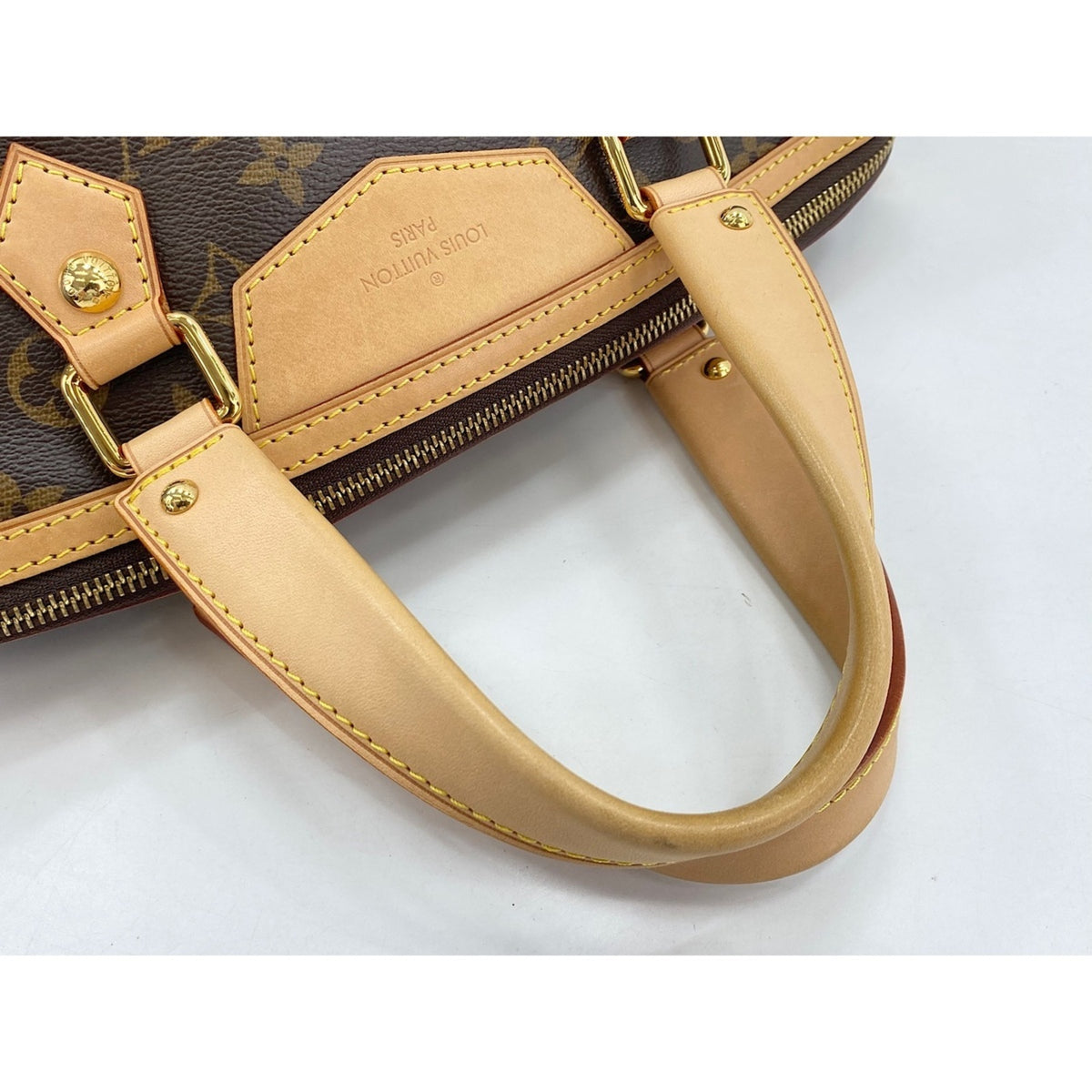 Louis Vuitton Brown Shoulder Bag (Pre-Owned)