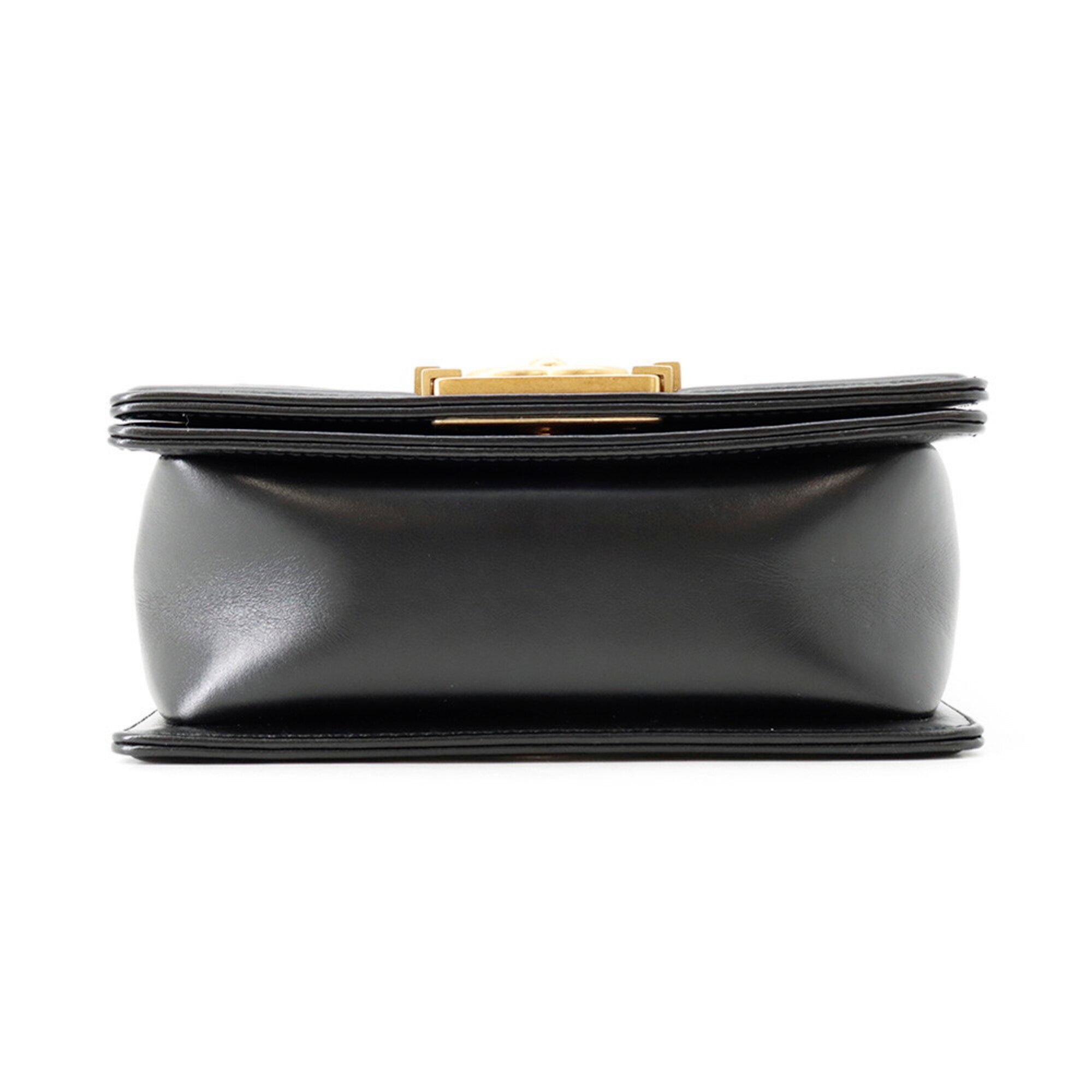 Chanel Black Leather Shoulder Bag (Pre-Owned)