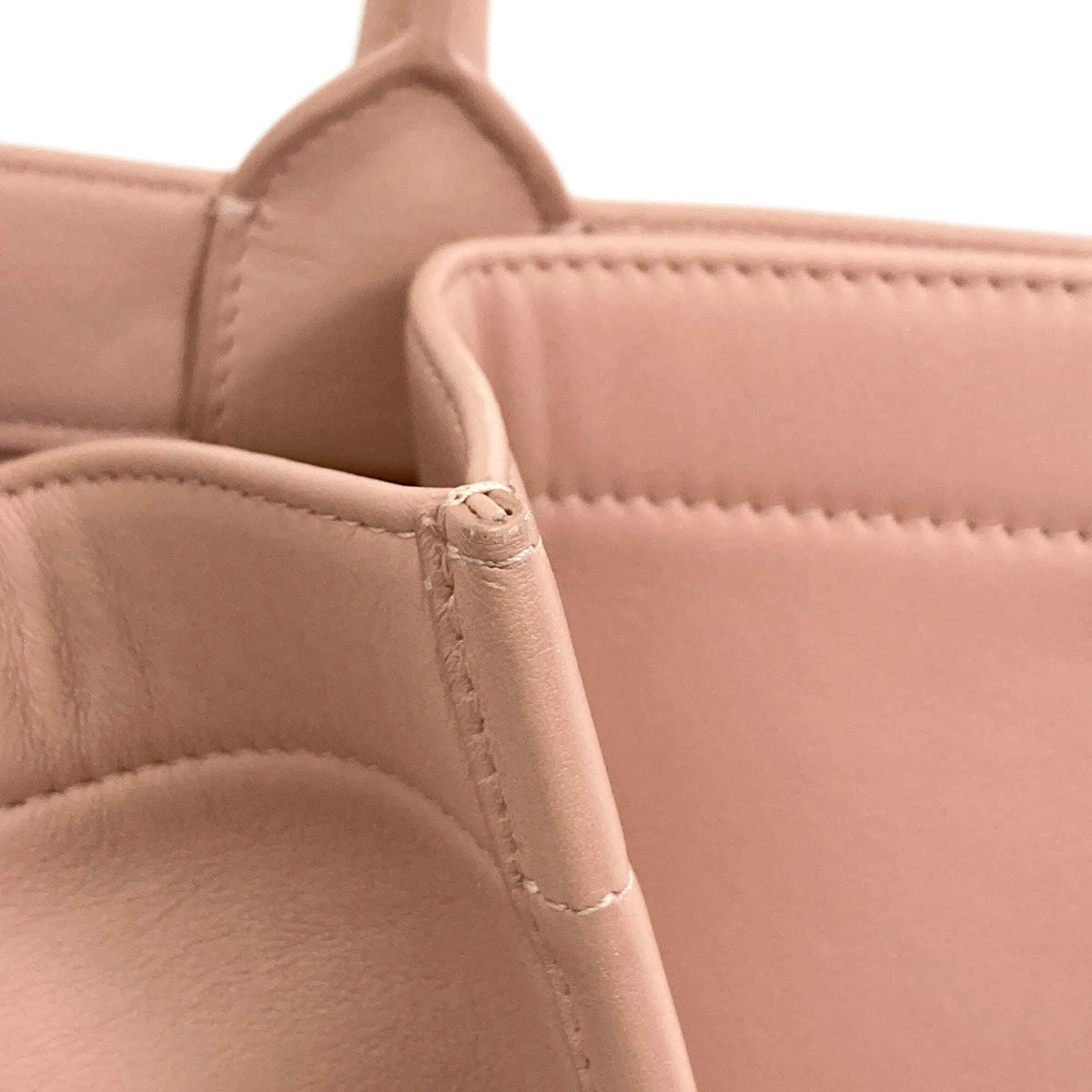 Miu Miu Pink Leather Tote Bag (Pre-Owned)