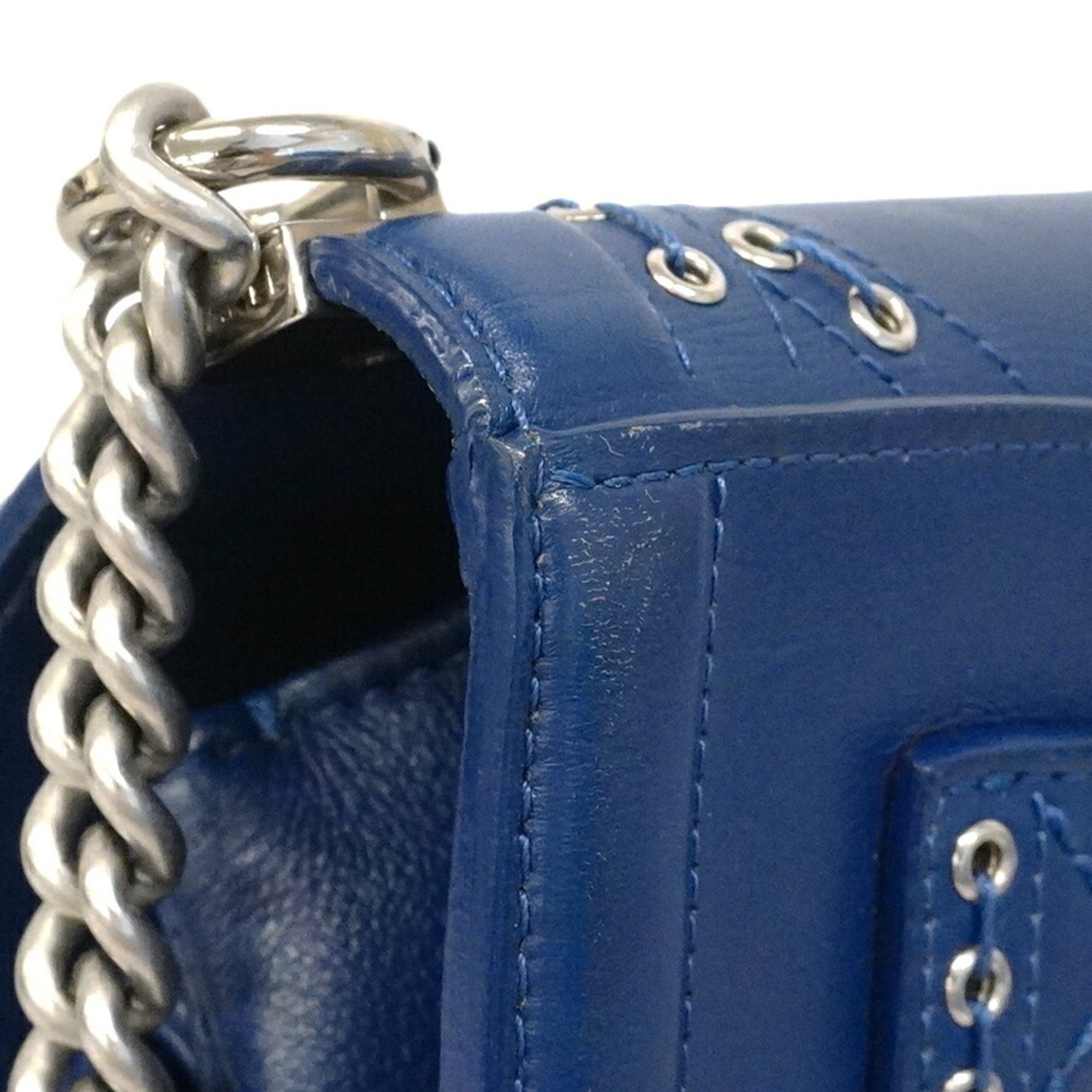 Chanel Blue Leather Shoulder Bag (Pre-Owned)