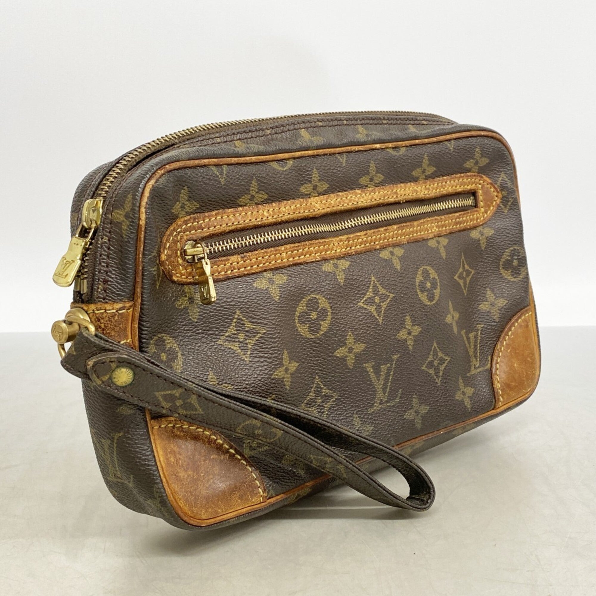 Louis Vuitton Brown Clutch Bag (Pre-Owned)
