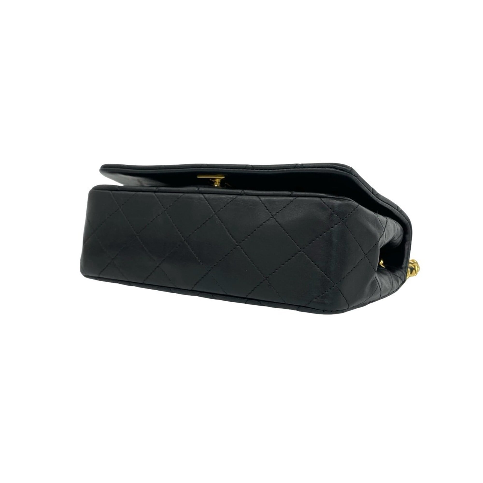Chanel Black Leather Pochette Shoulder Bag (Pre-Owned)
