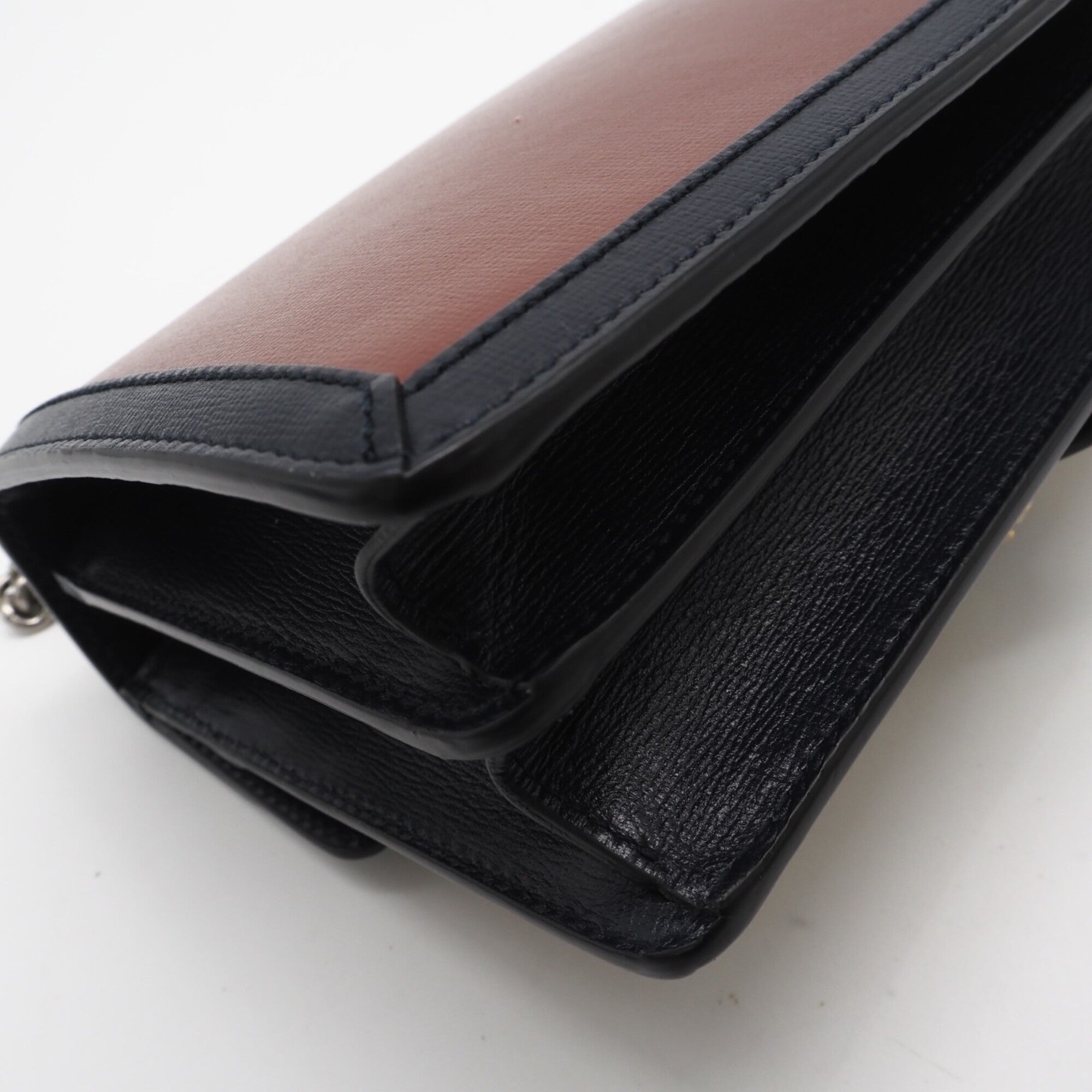 Gucci Multi-Color Leather Chain/Shoulder Wallet (Pre-Owned)