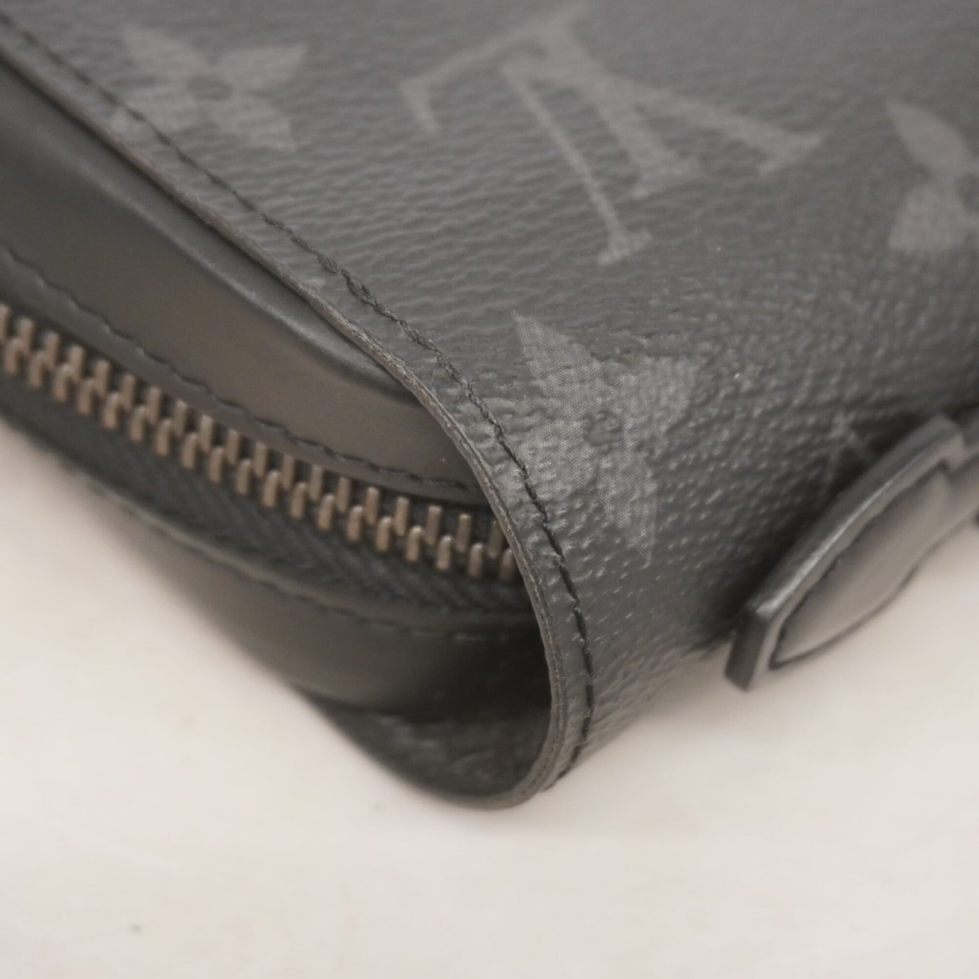 Louis Vuitton Black Long Wallet (Bi-Fold) (Pre-Owned)