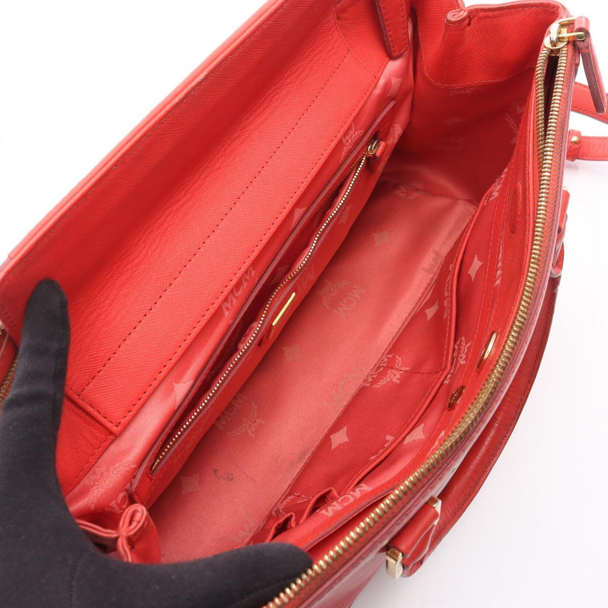 Mcm Red Color Leather Handbag Tote Bag (Pre-Owned)